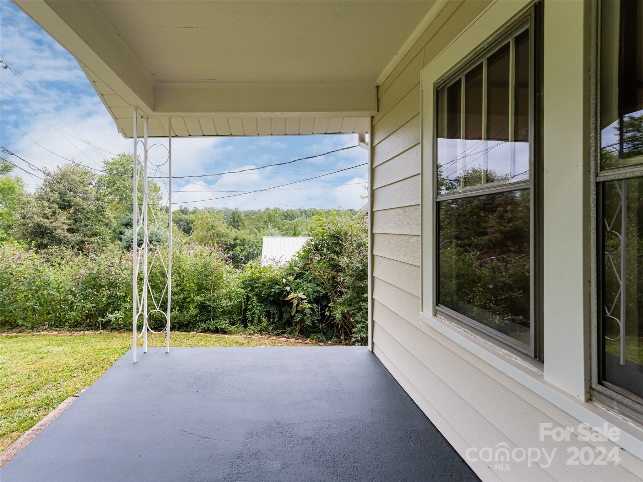 142 N Bear Creek Road Property Photo 6