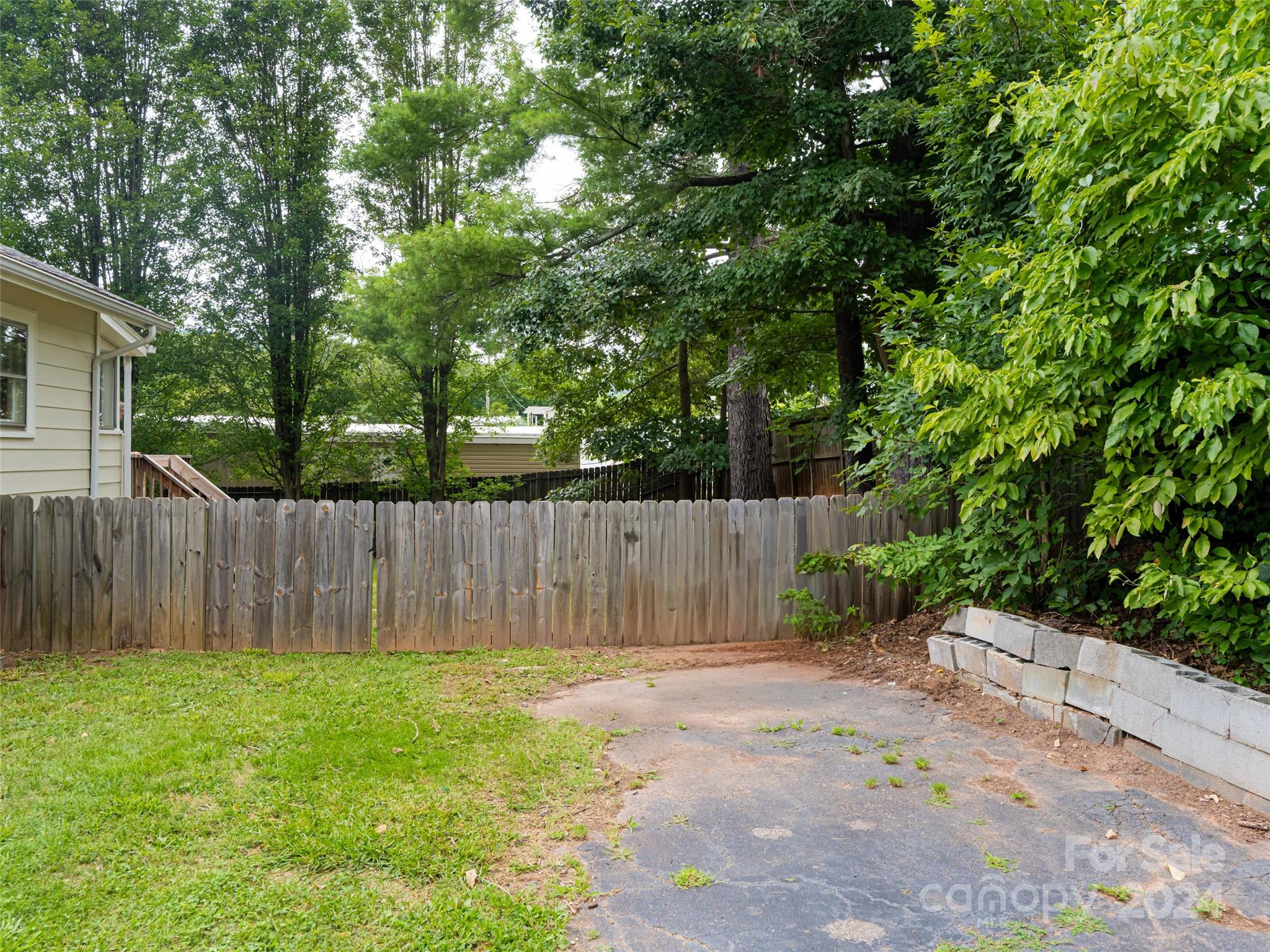 142 N Bear Creek Road Property Photo 36