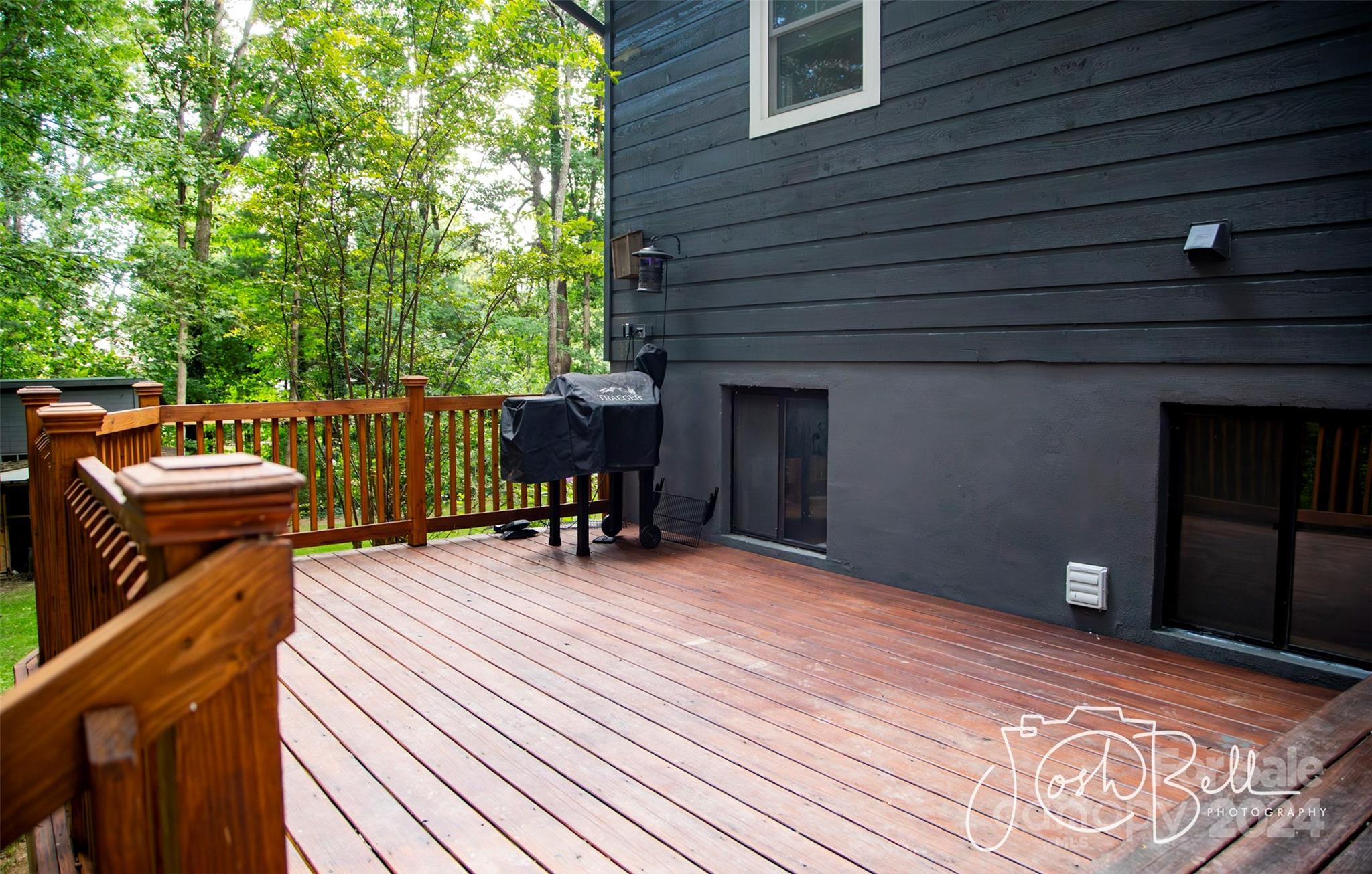 6 Raintree Lane Property Photo 4