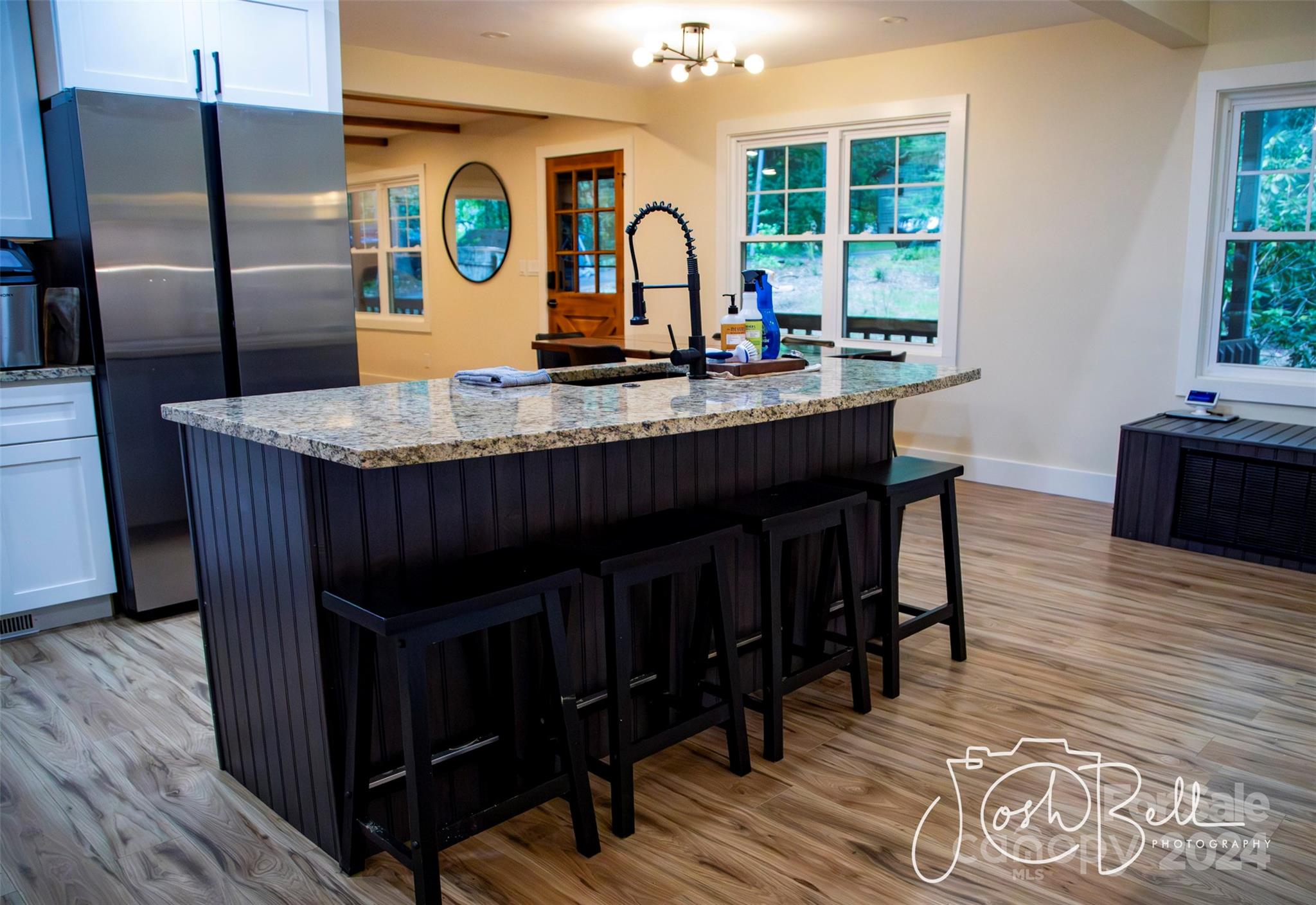 6 Raintree Lane Property Photo 8
