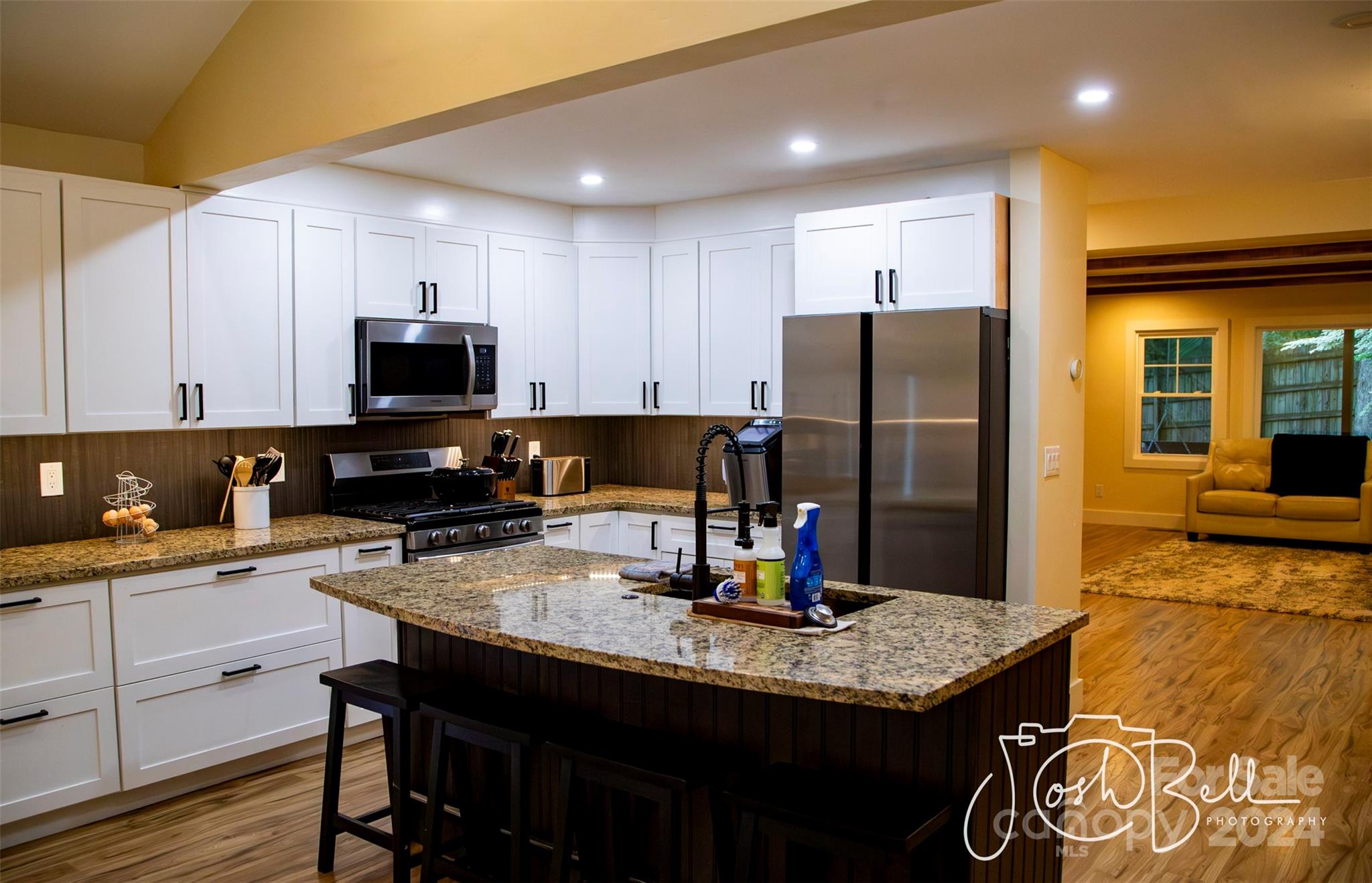 6 Raintree Lane Property Photo 9