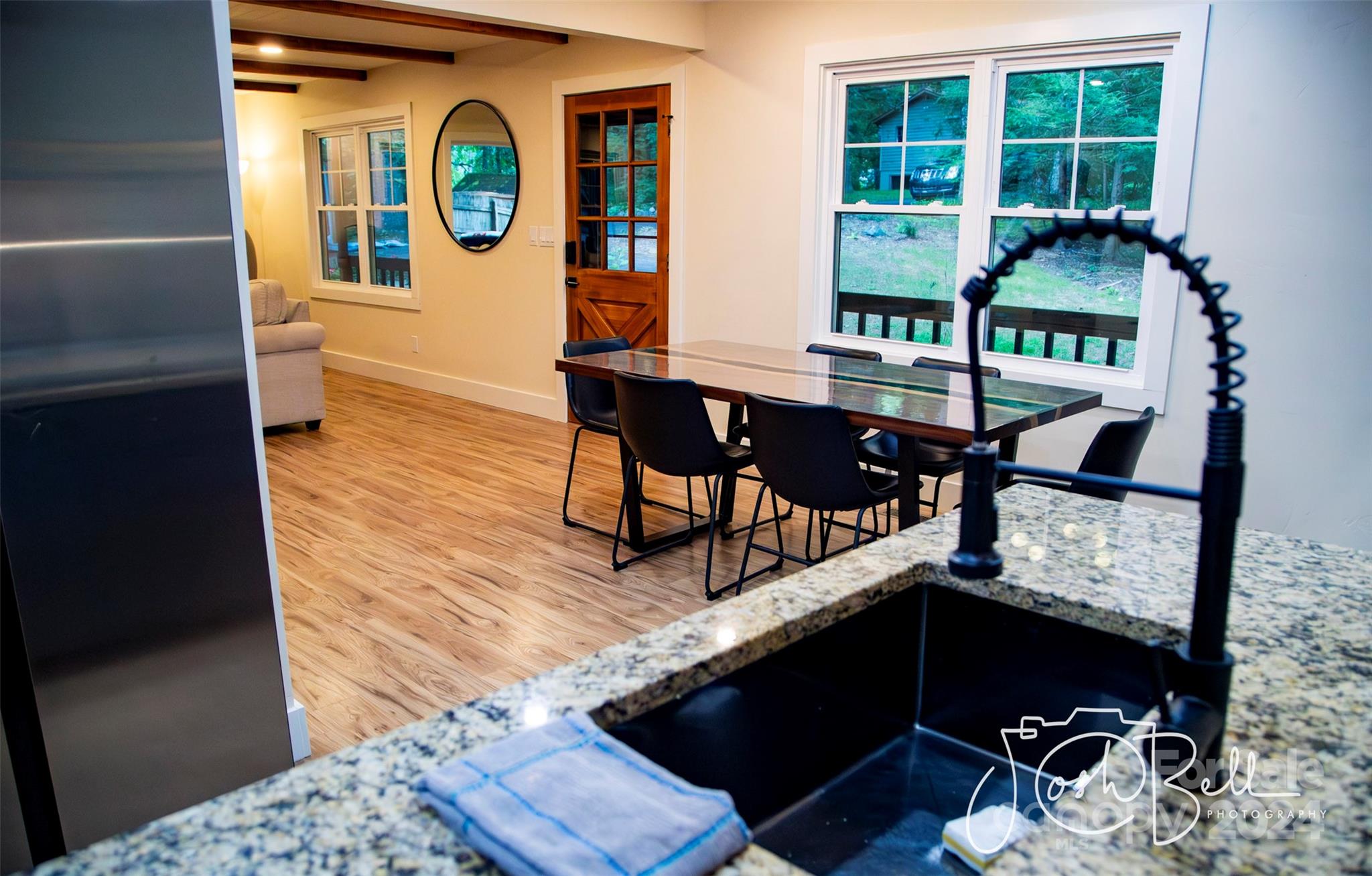 6 Raintree Lane Property Photo 10