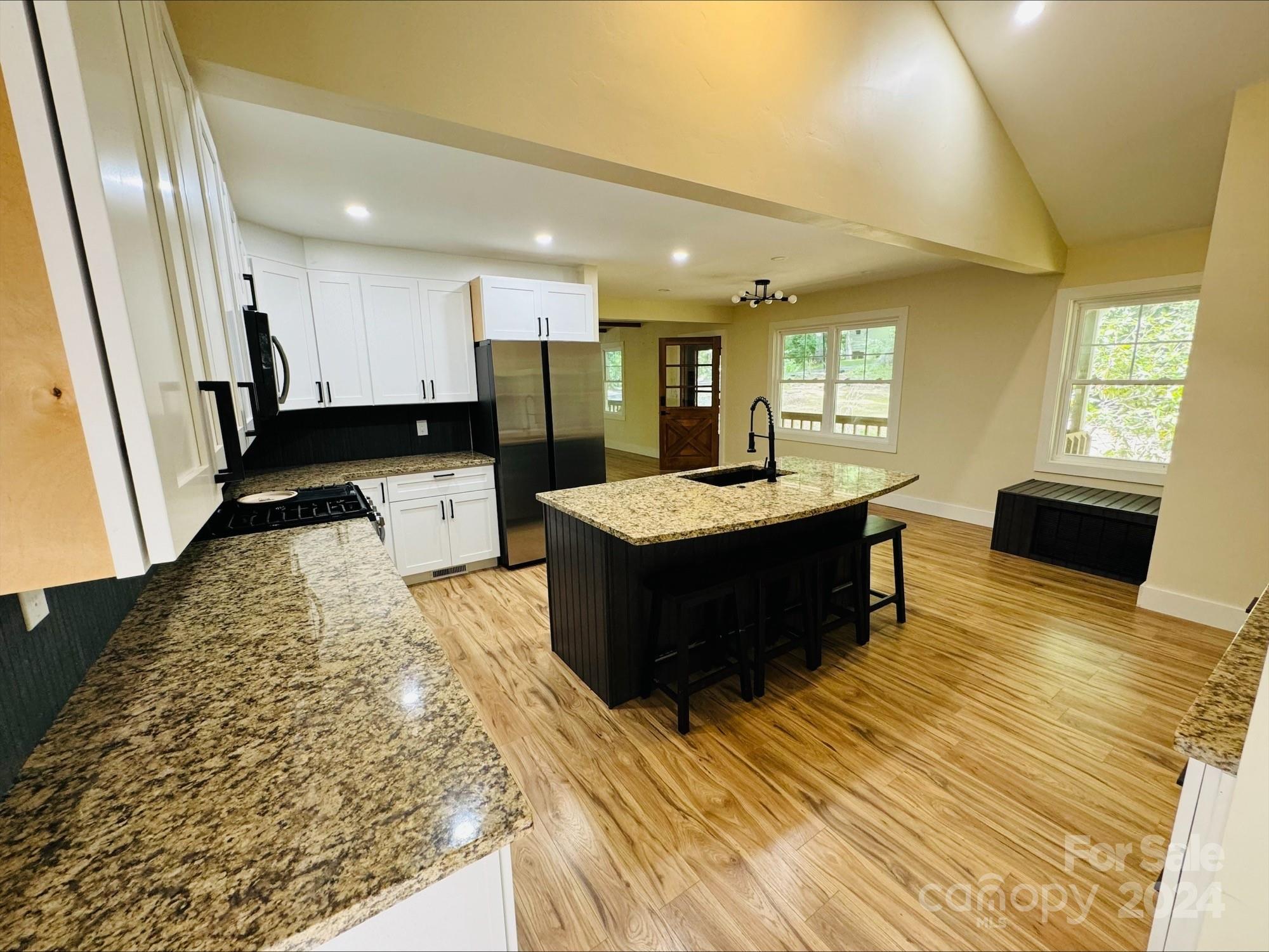 6 Raintree Lane Property Photo 13