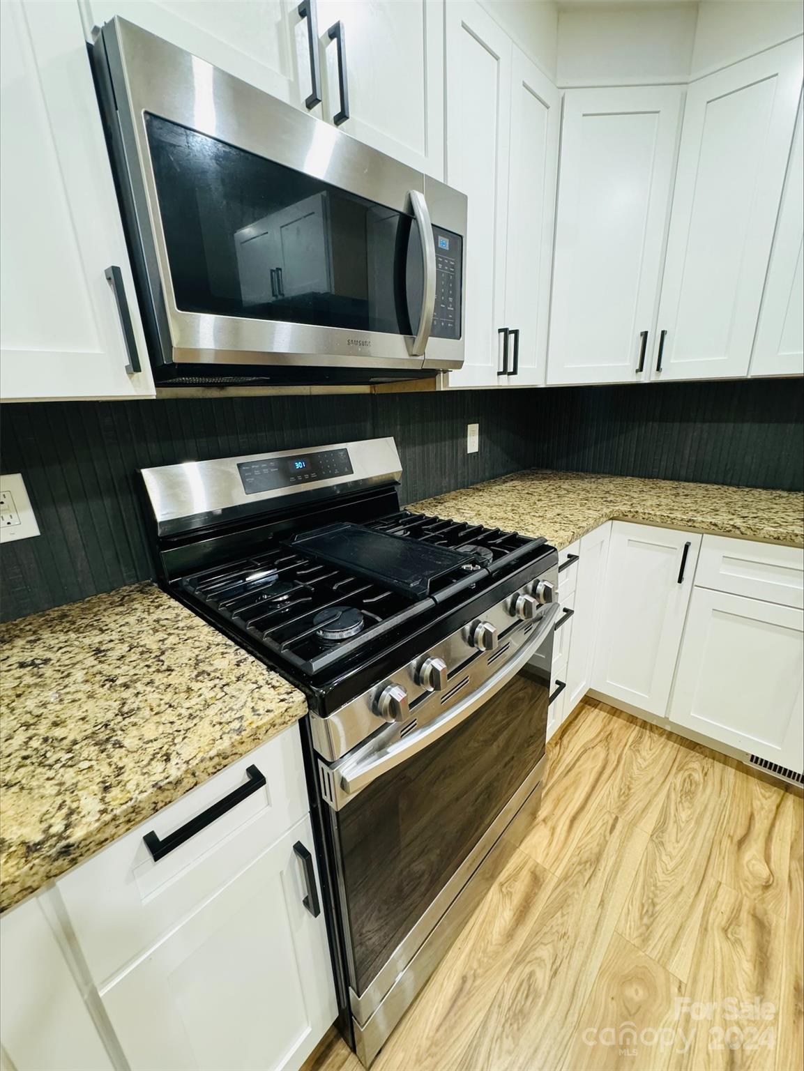 6 Raintree Lane Property Photo 14