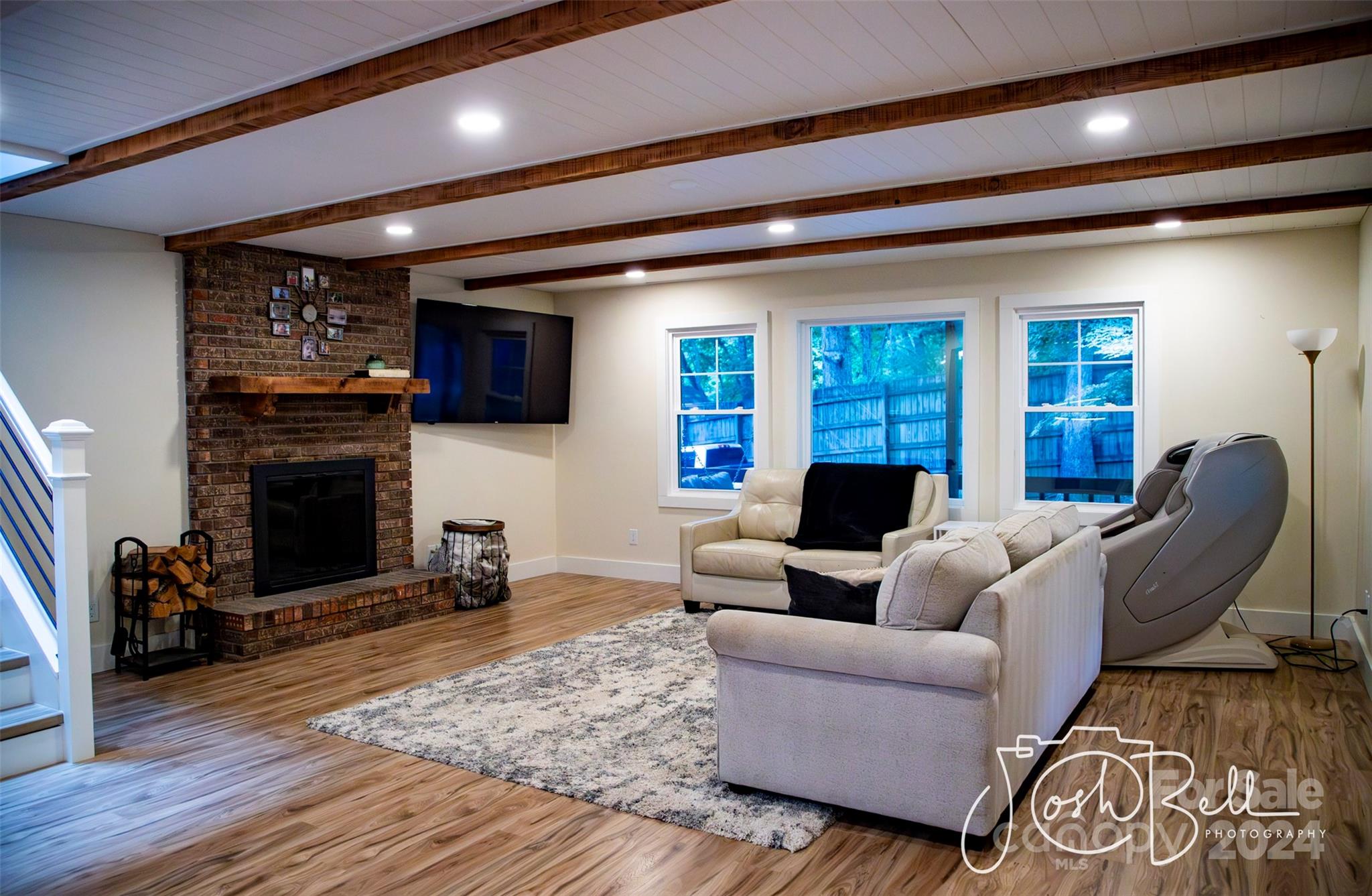 6 Raintree Lane Property Photo 17
