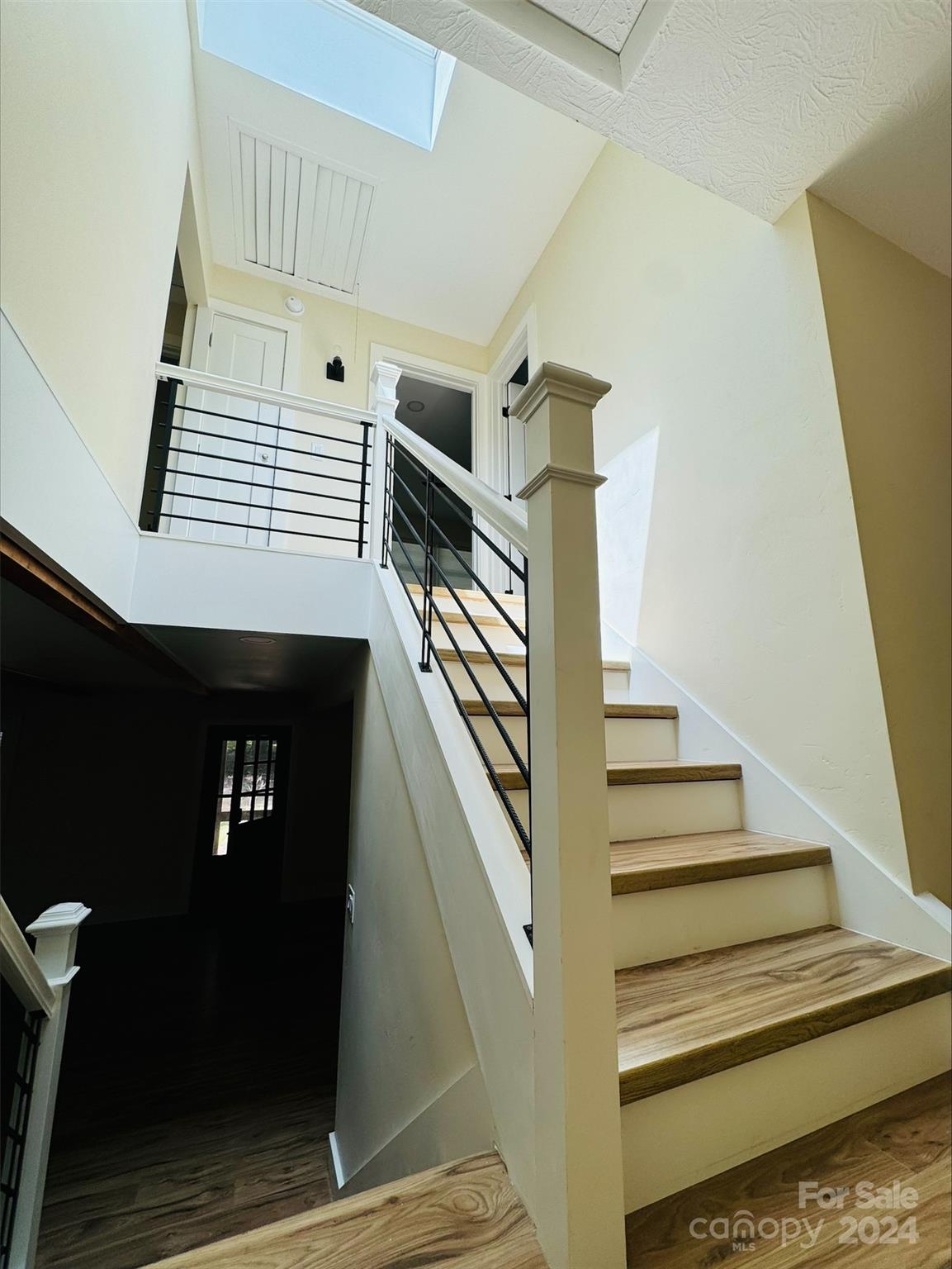 6 Raintree Lane Property Photo 27