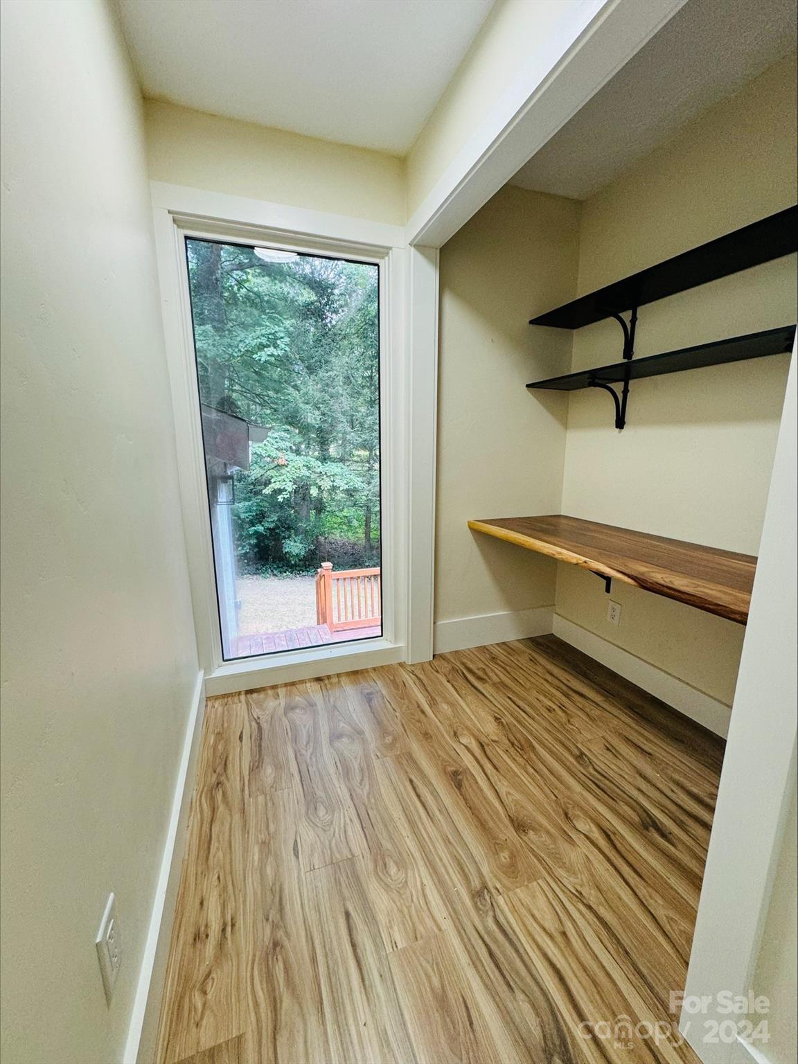 6 Raintree Lane Property Photo 28