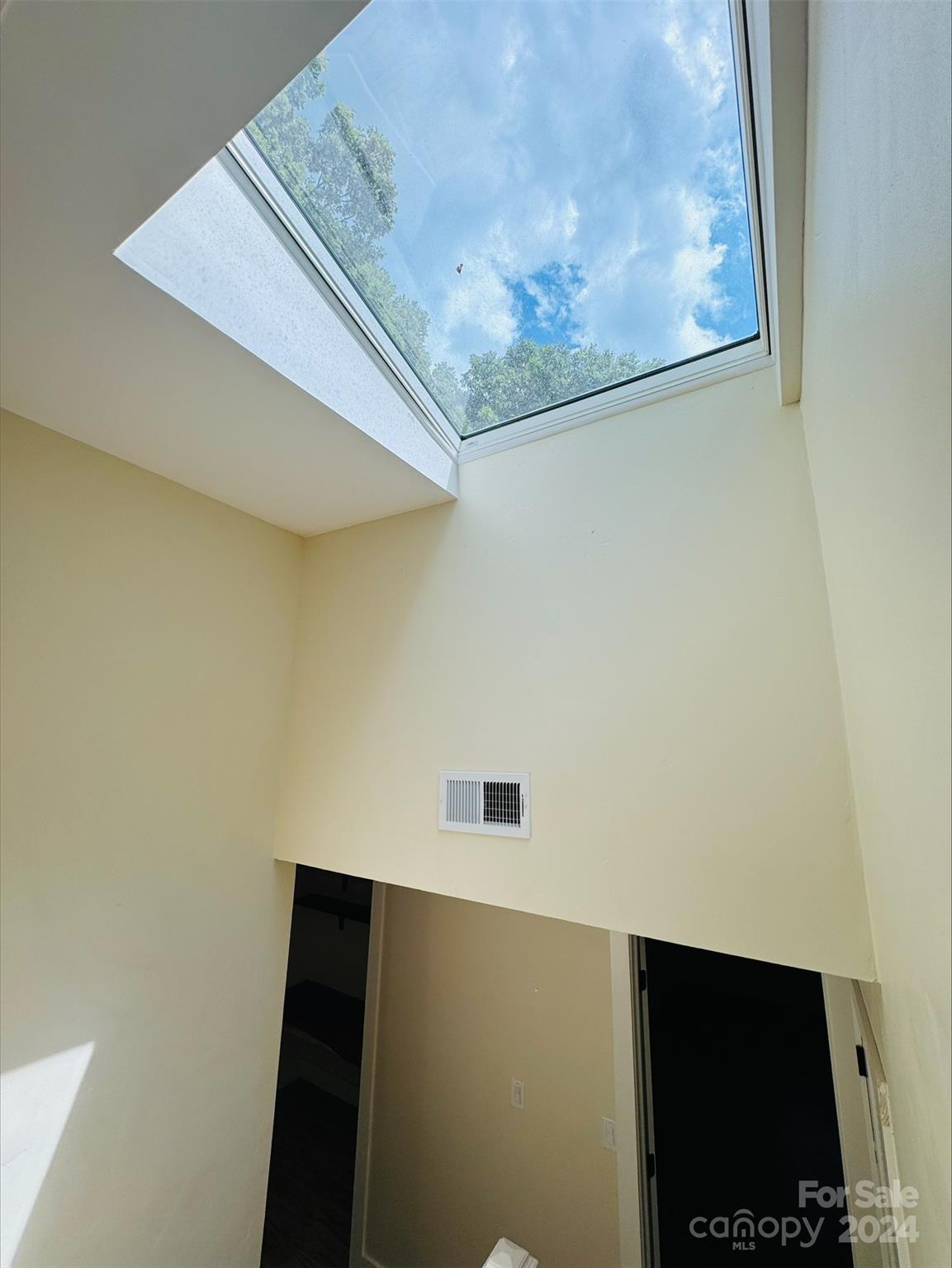 6 Raintree Lane Property Photo 29