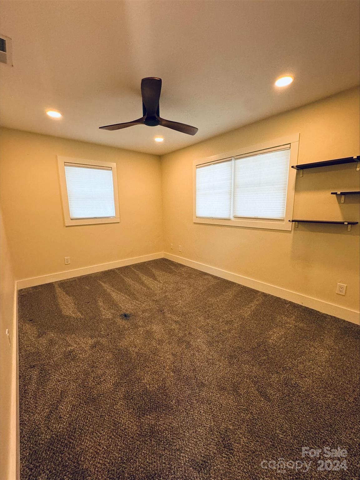 6 Raintree Lane Property Photo 33
