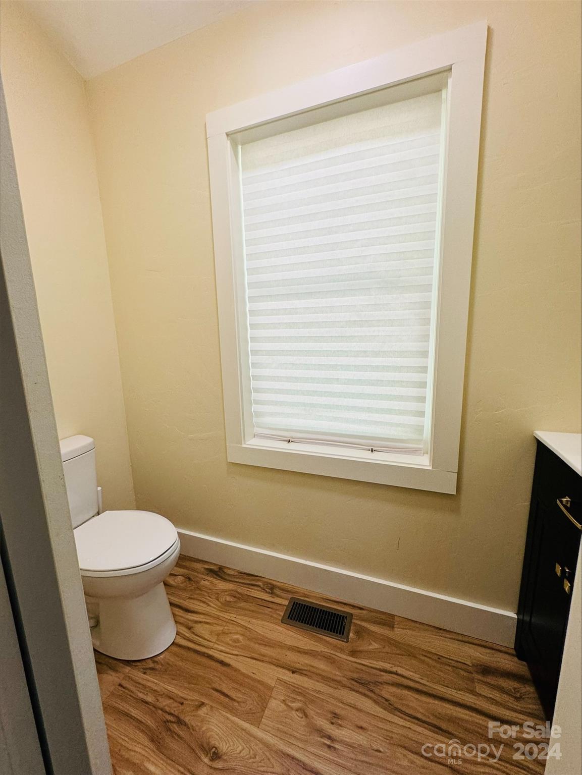 6 Raintree Lane Property Photo 37