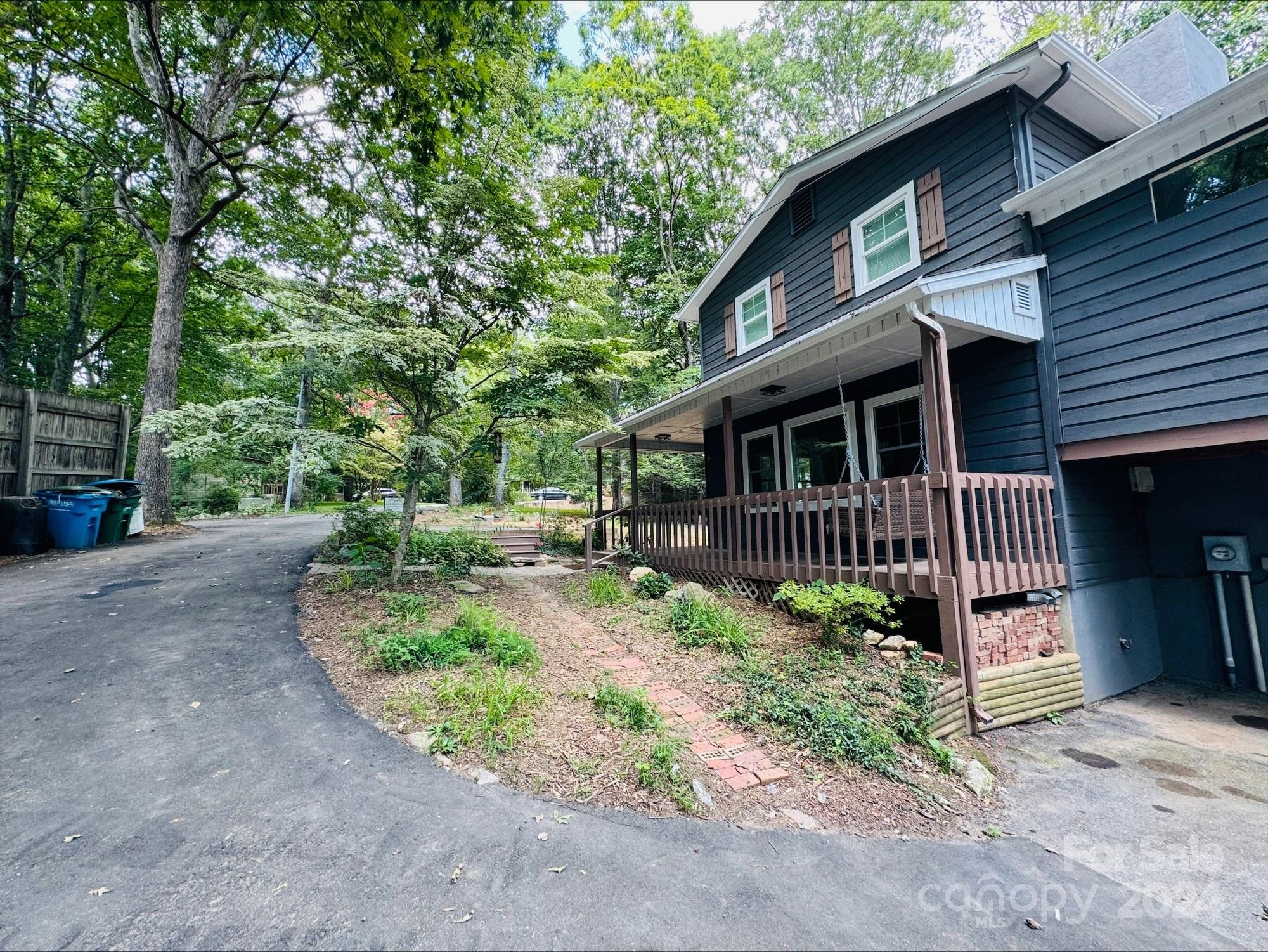6 Raintree Lane Property Photo 44