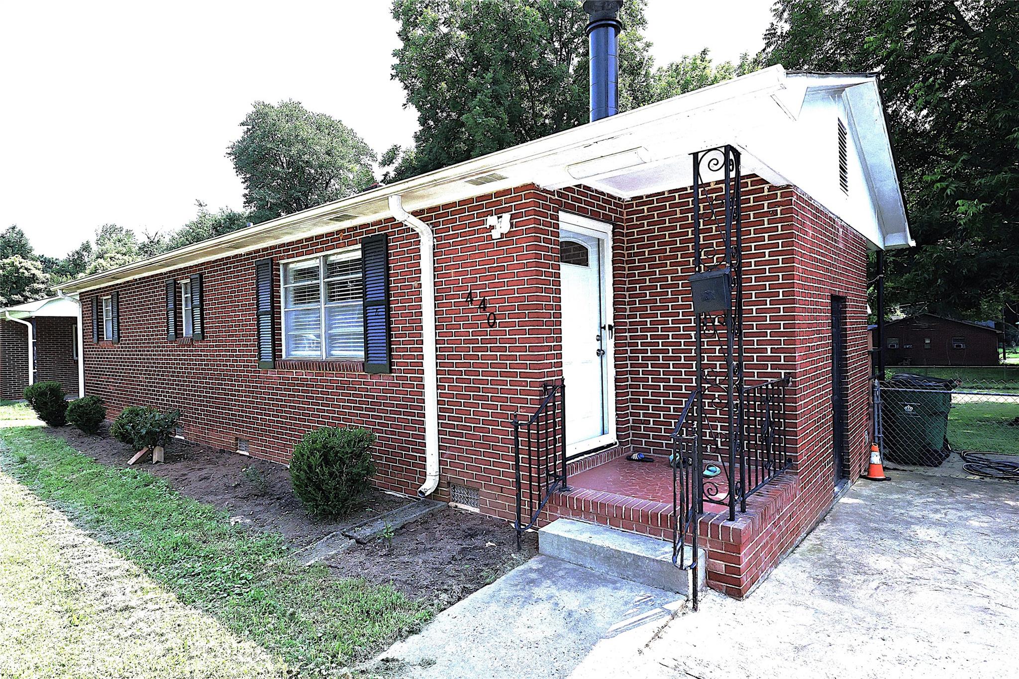 440 Frank Drive Property Photo 2