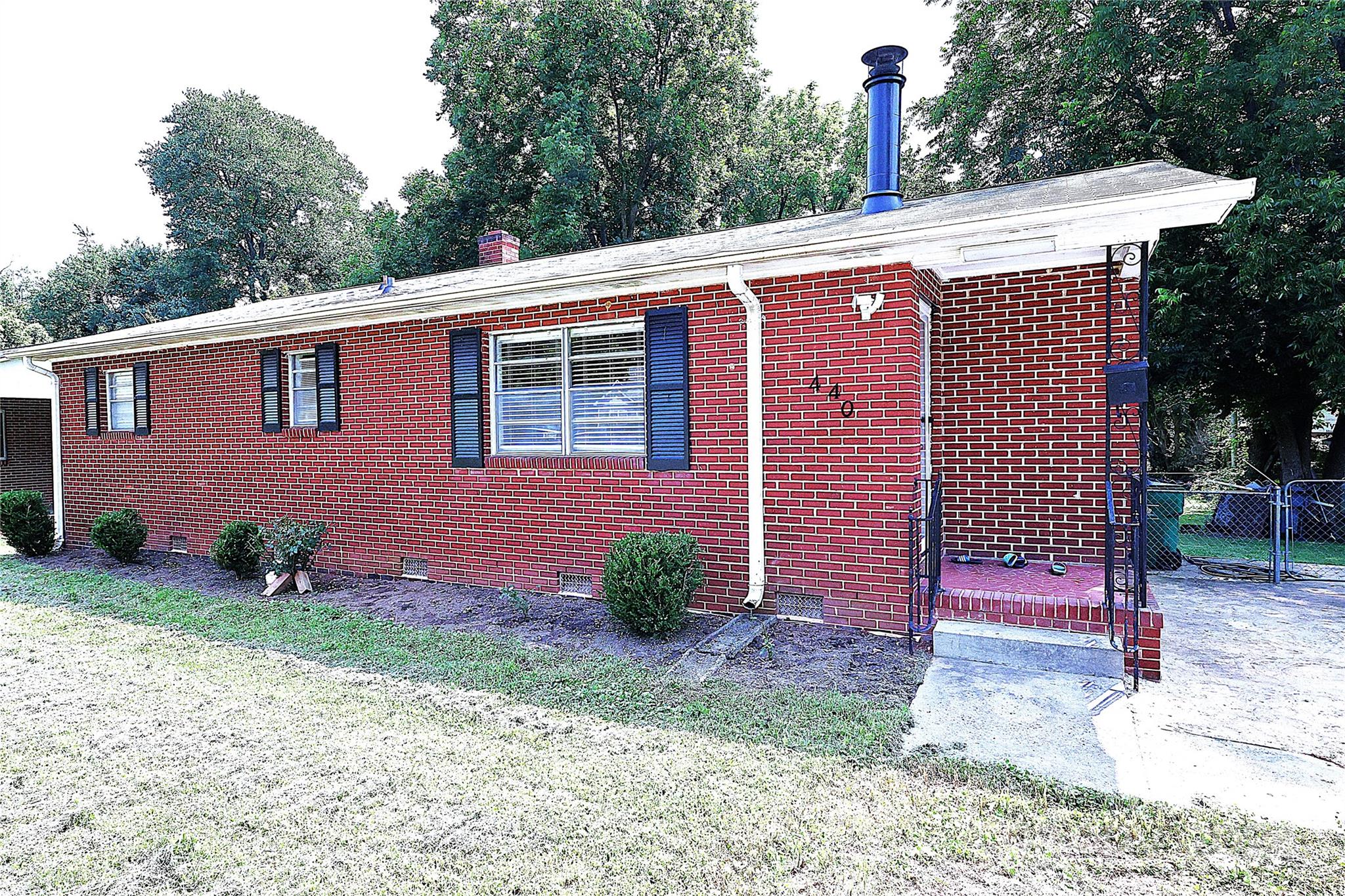 440 Frank Drive Property Photo 3