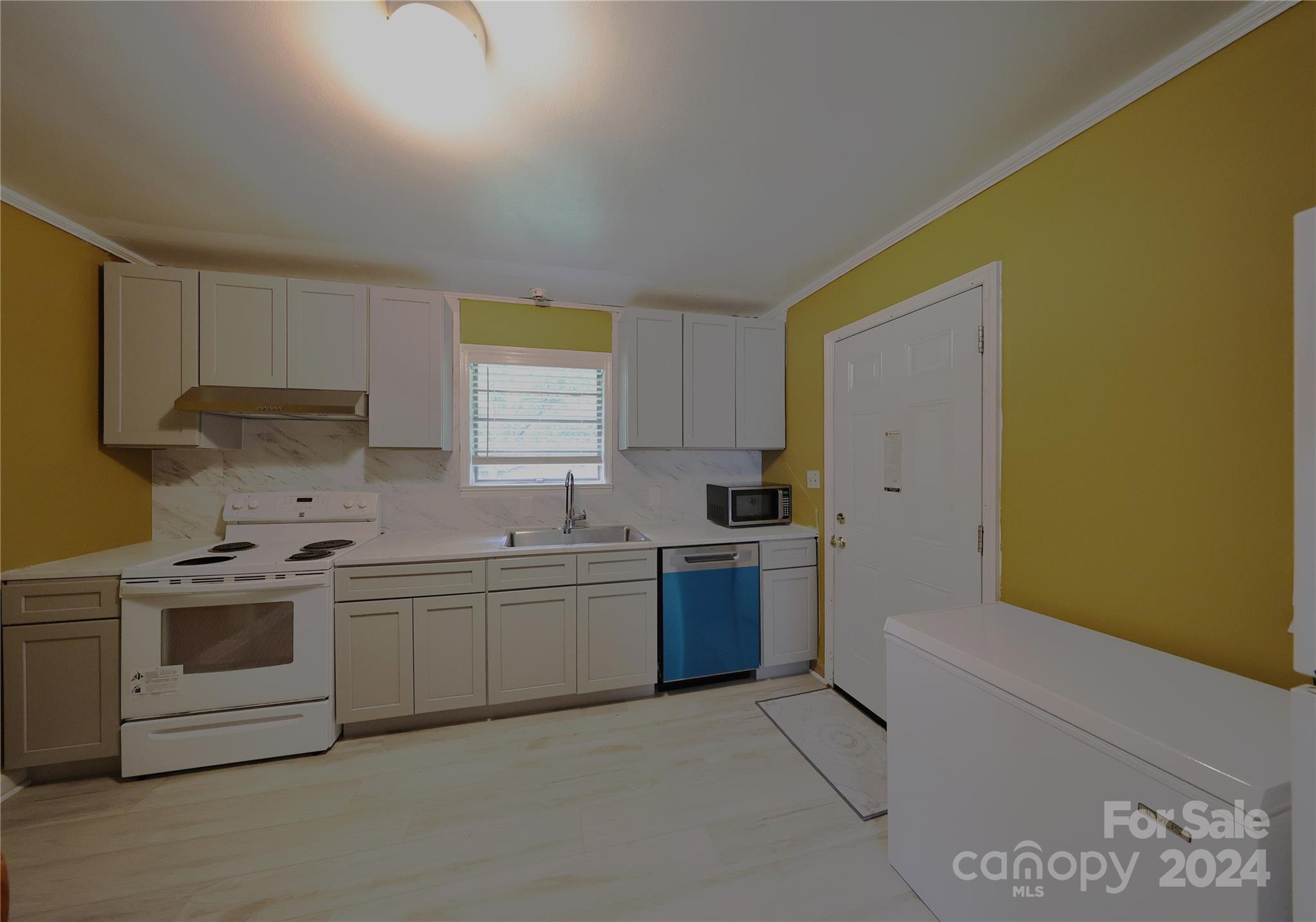 440 Frank Drive Property Photo 8