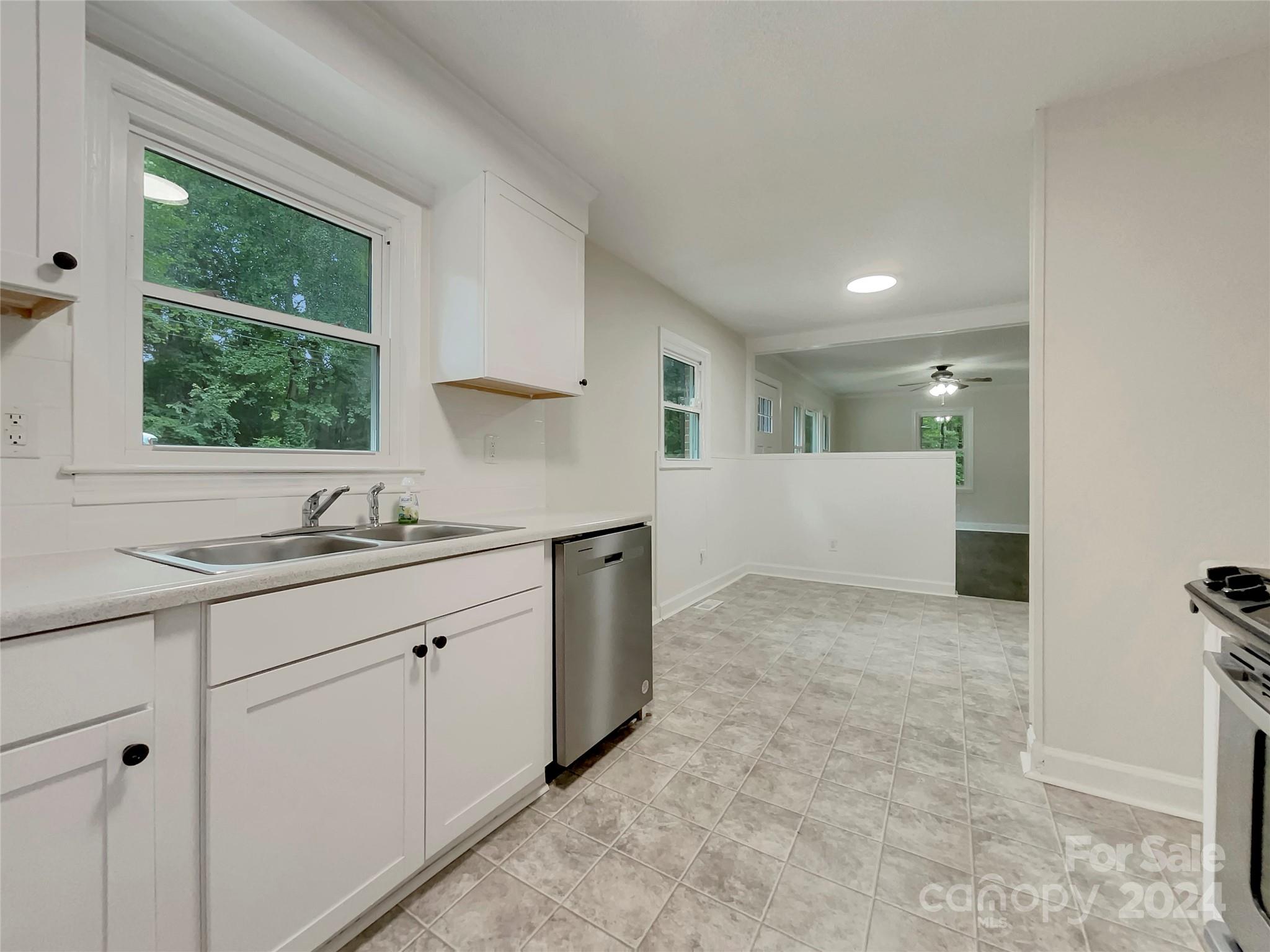 518 California Circle Property Photo 13