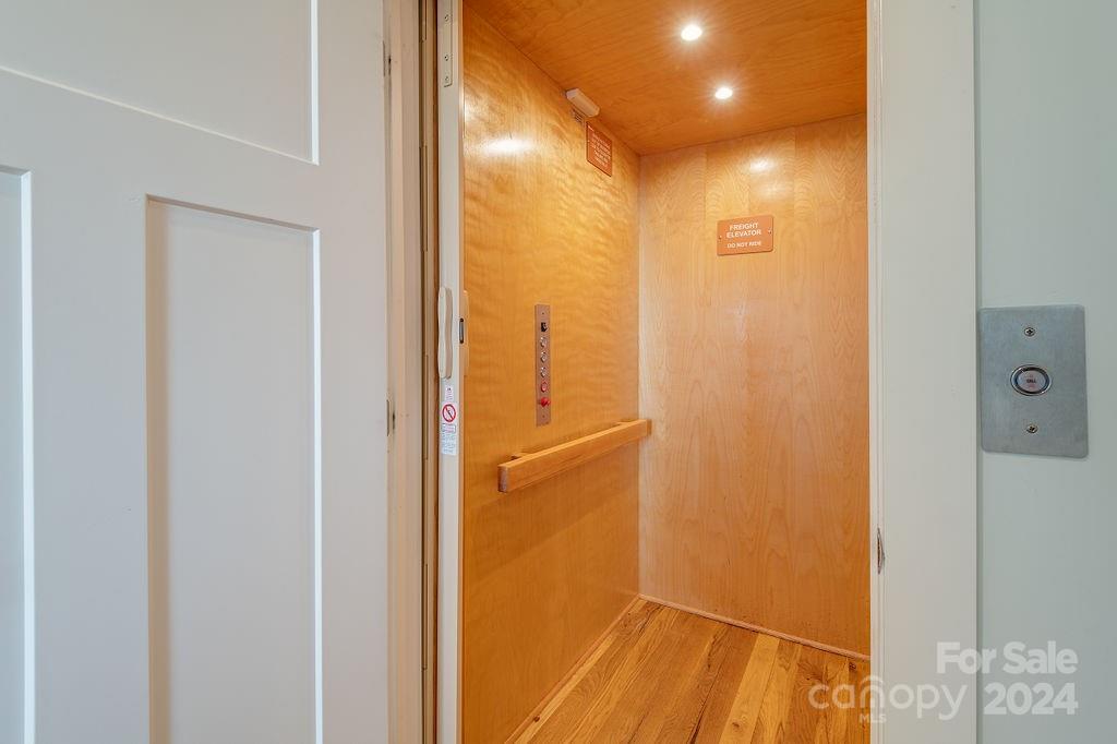 406 Kessler Place Property Photo 24