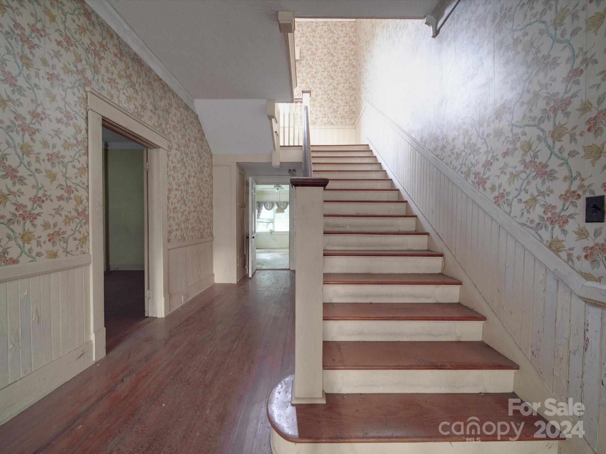 222 Leak Avenue Property Photo 29
