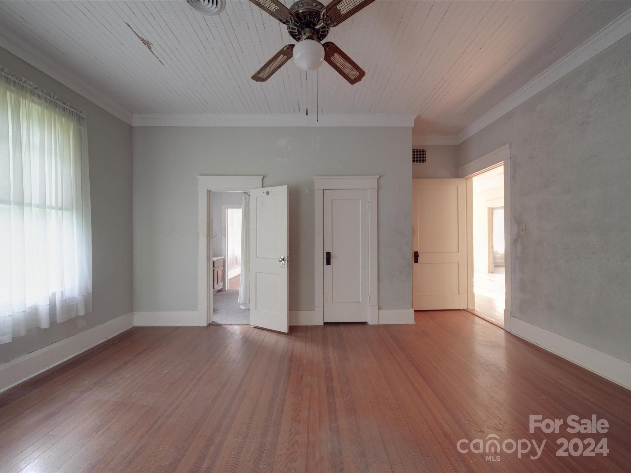 222 Leak Avenue Property Photo 40