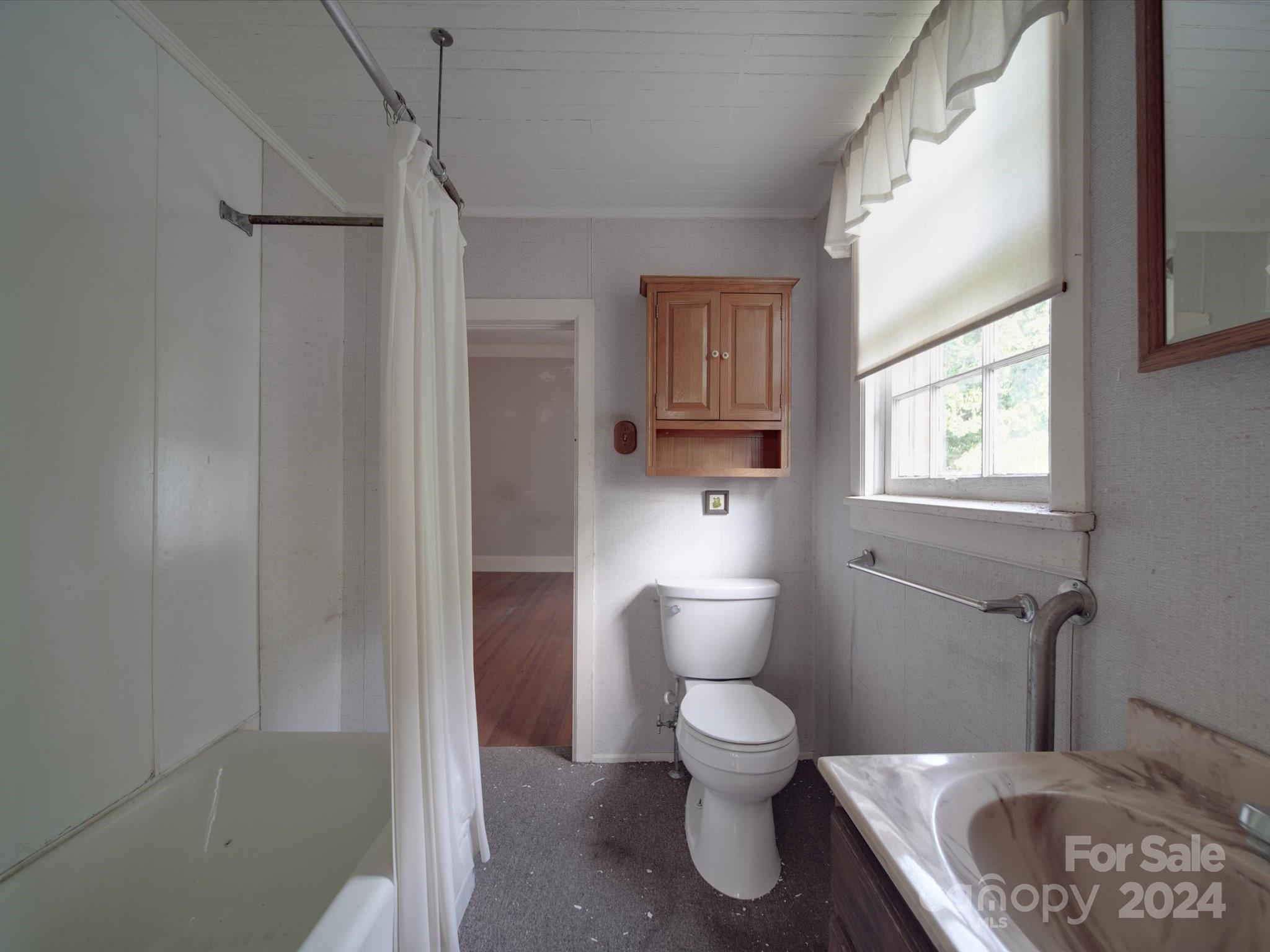 222 Leak Avenue Property Photo 42