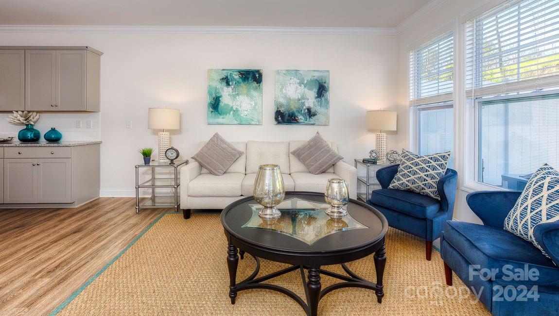 300 Creekview Road Property Photo 7
