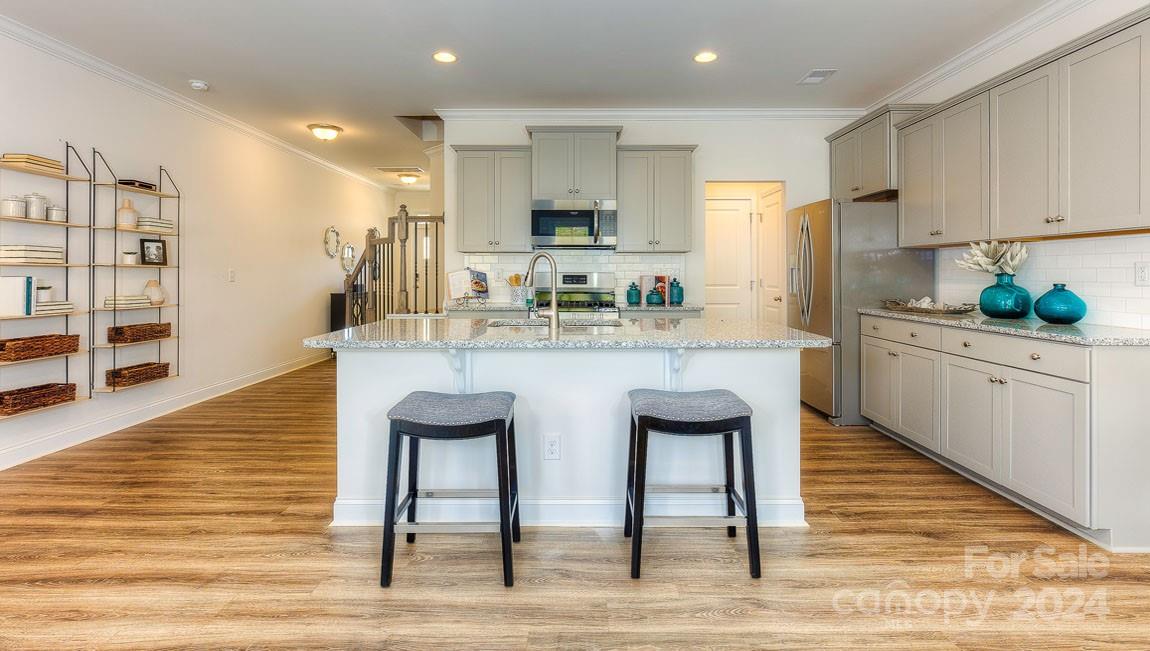 300 Creekview Road Property Photo 14