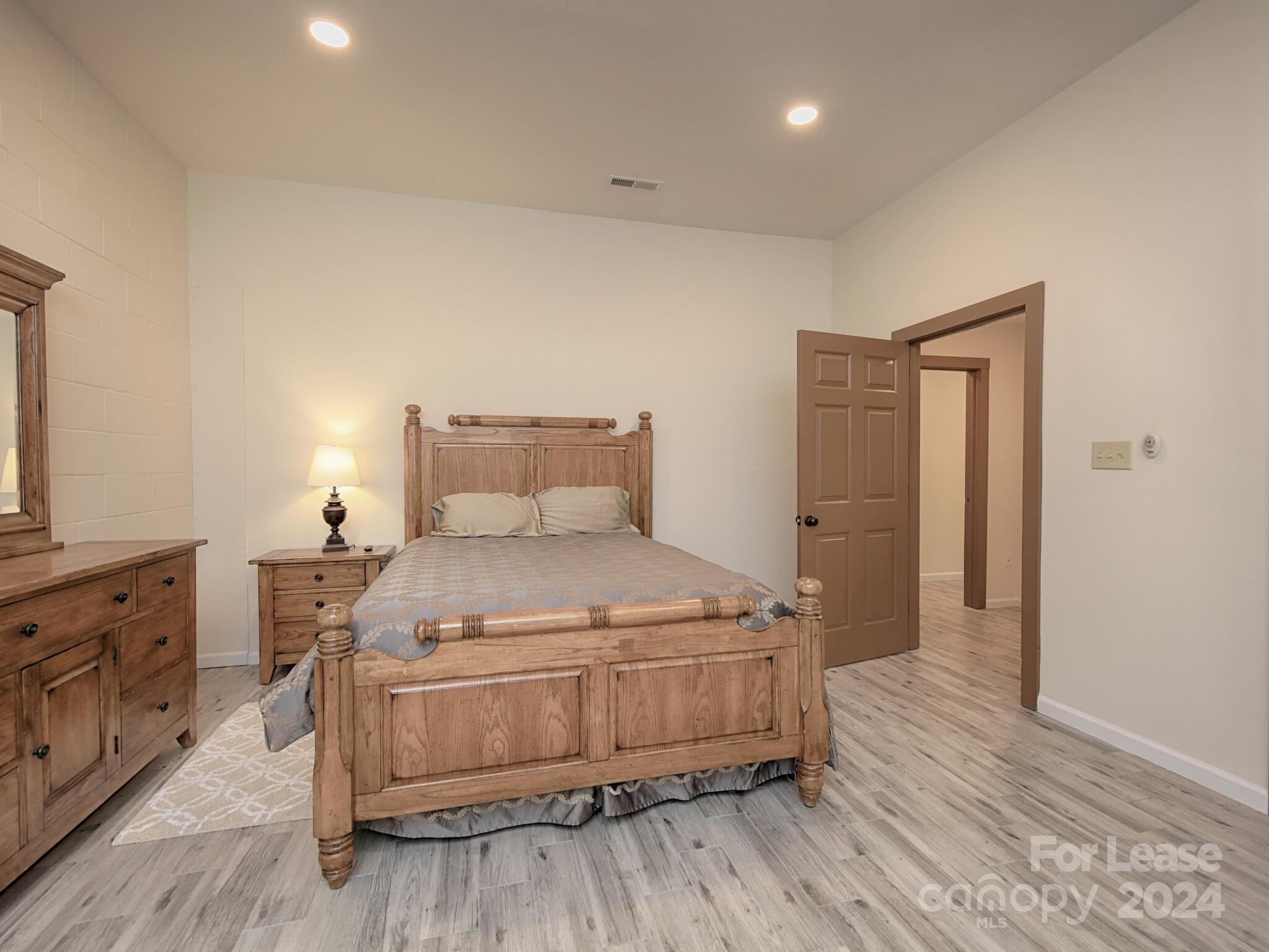 177 Goodman Road Unit A Property Photo 4