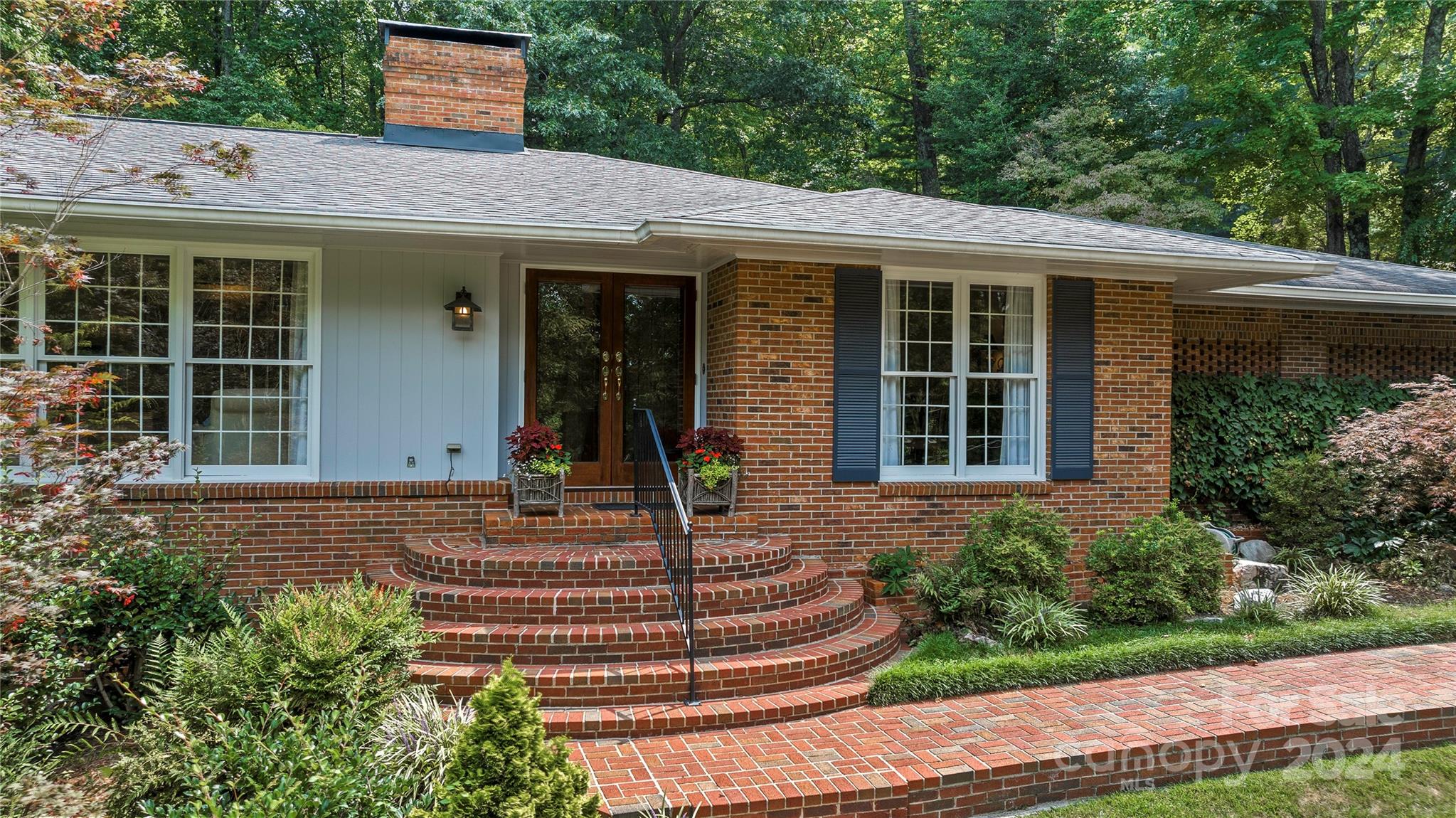441 Forest Heights Drive Property Photo 4