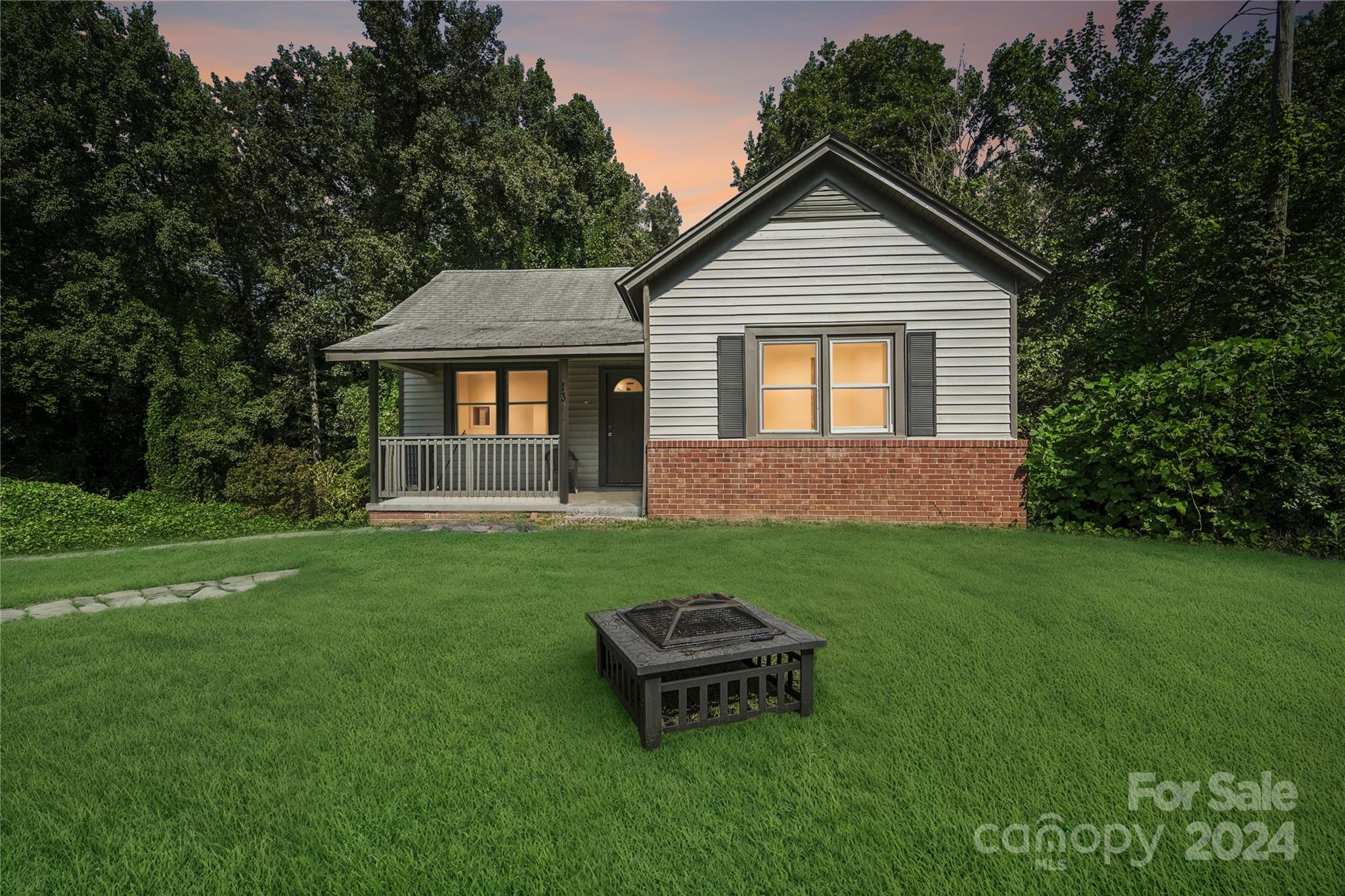1400 Mooresville Road Property Photo 2