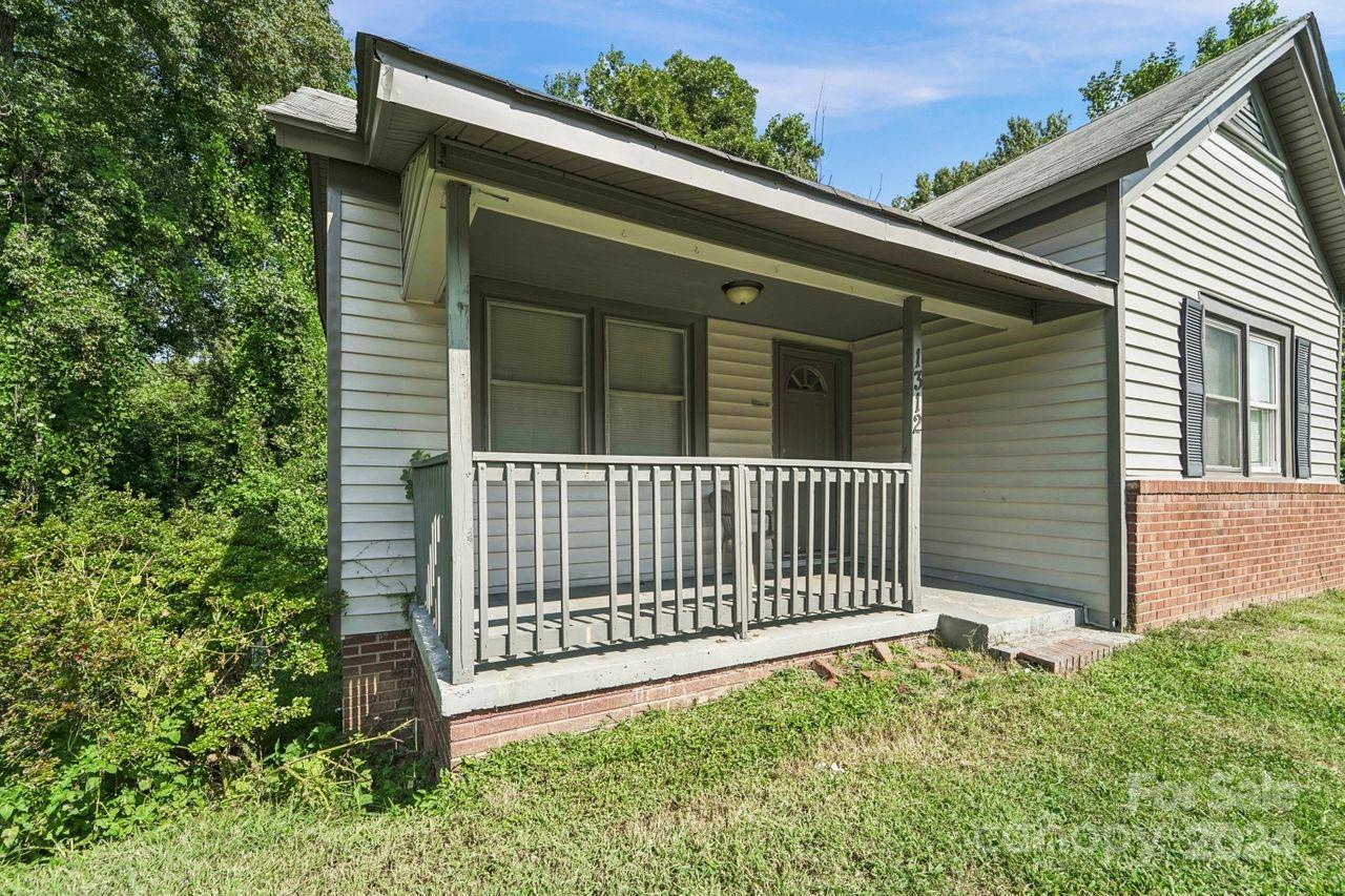 1400 Mooresville Road Property Photo 4