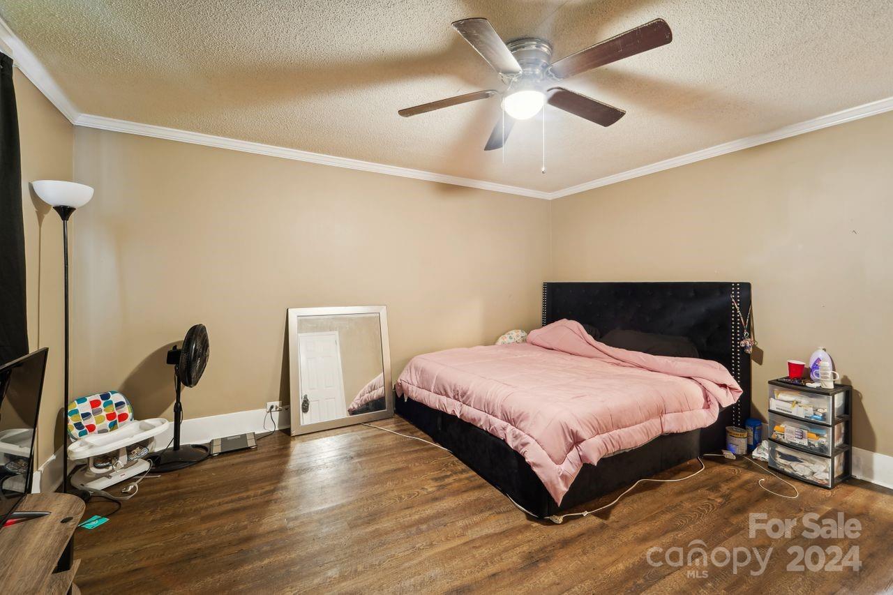 1400 Mooresville Road Property Photo 15