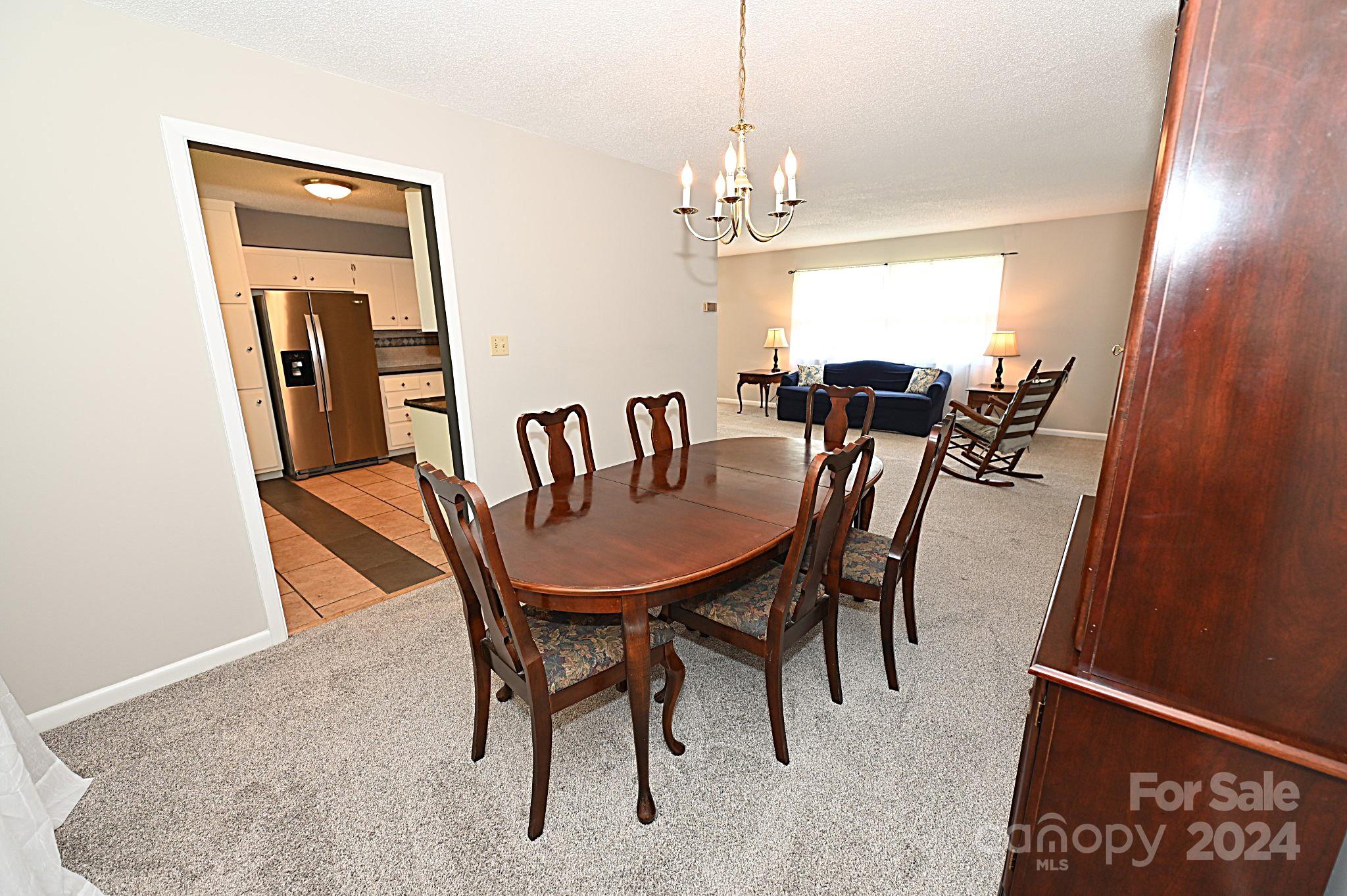 3211 Hollyhill Circle Property Photo 7