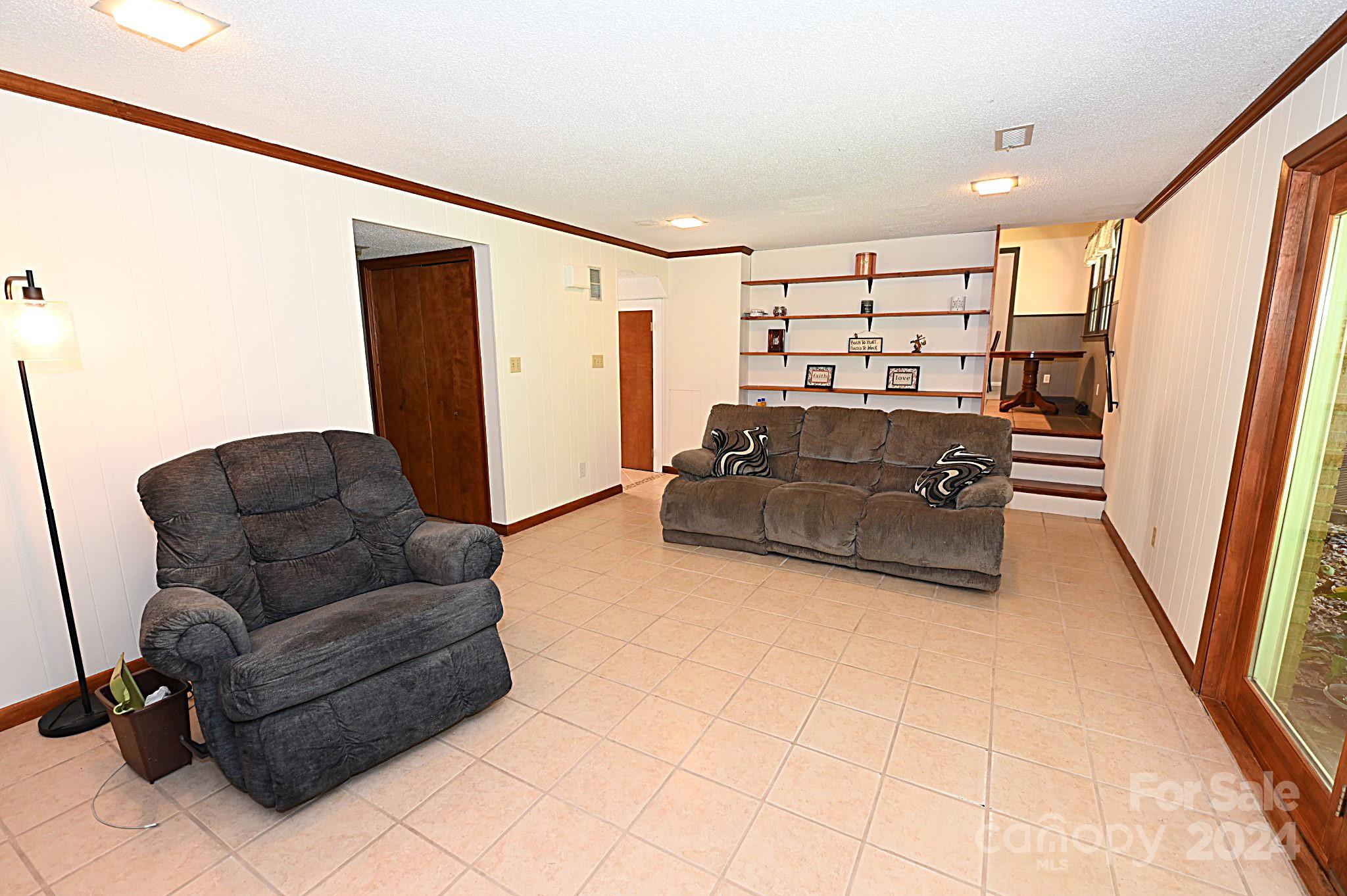 3211 Hollyhill Circle Property Photo 15