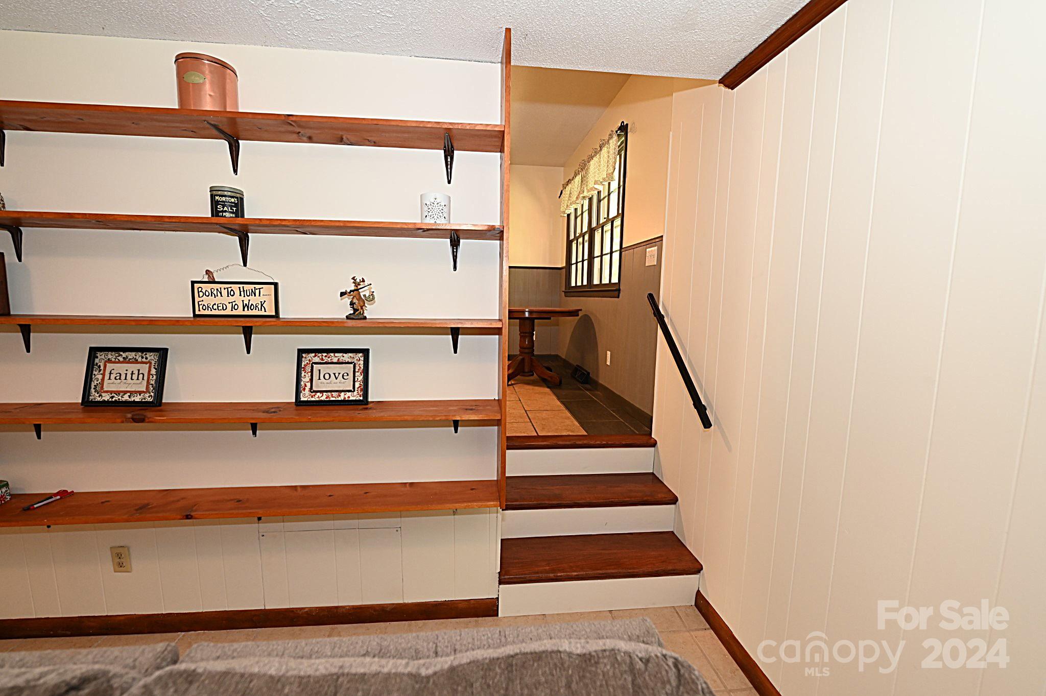 3211 Hollyhill Circle Property Photo 17