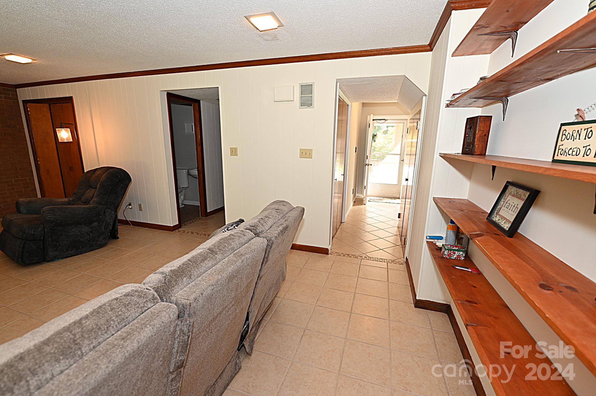 3211 Hollyhill Circle Property Photo 18