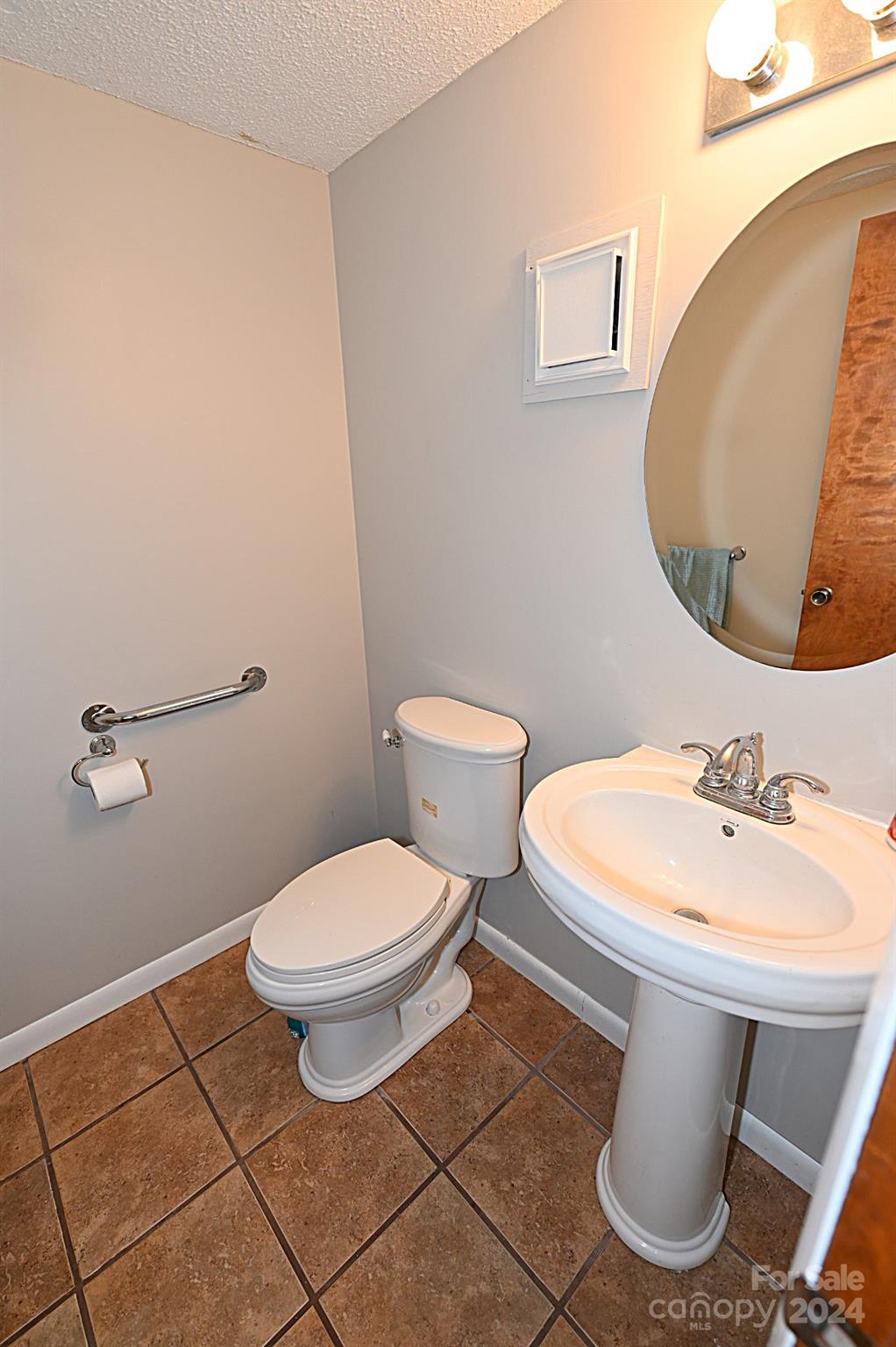 3211 Hollyhill Circle Property Photo 19