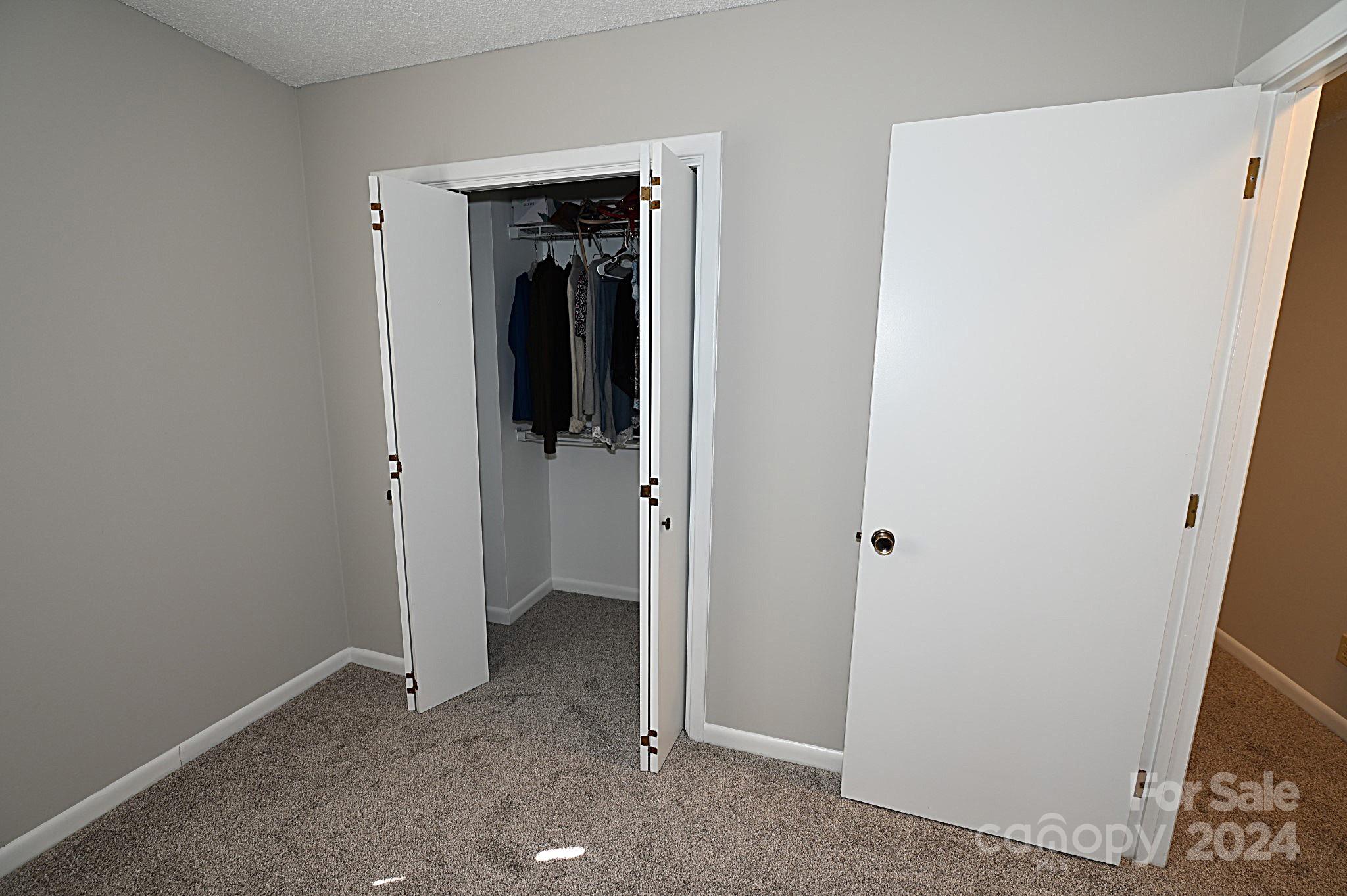 3211 Hollyhill Circle Property Photo 24