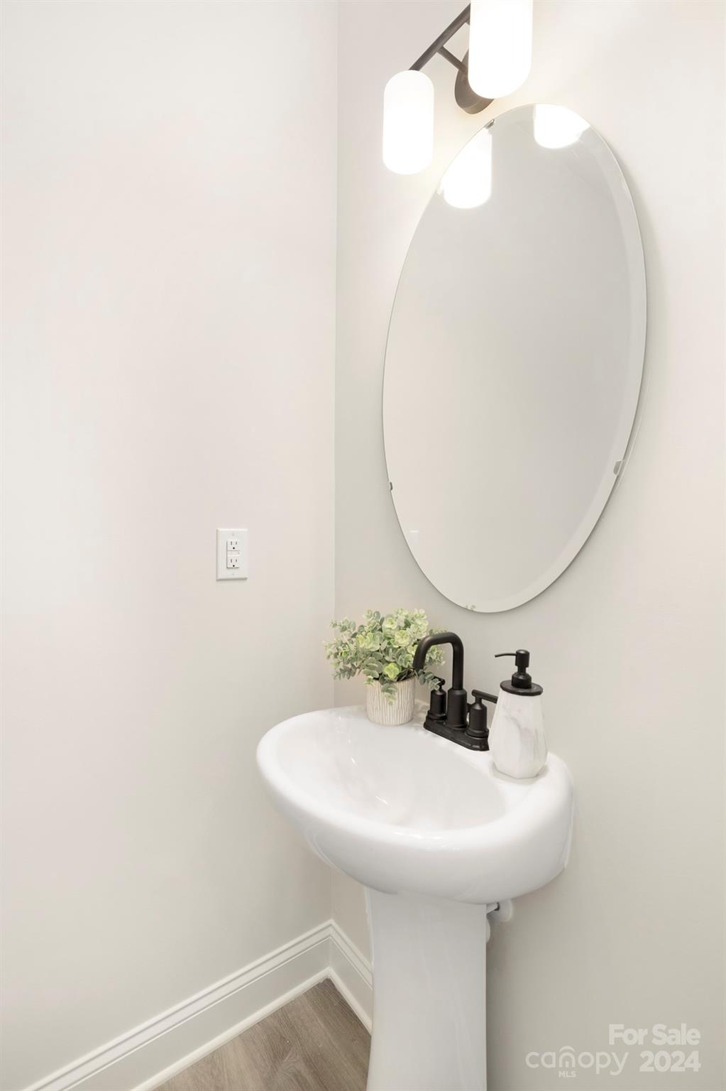294 Washington Street Property Photo 11