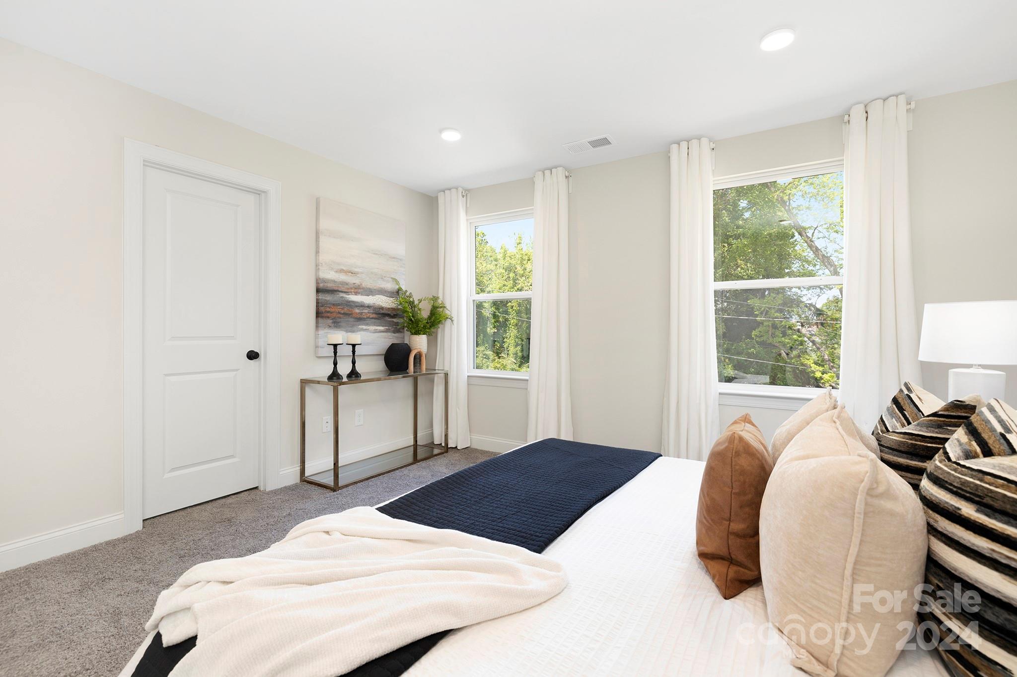 294 Washington Street Property Photo 14