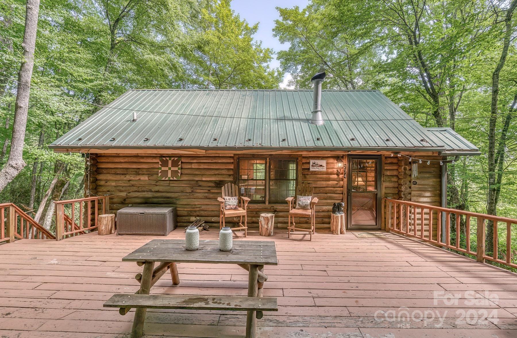 274 Hemlock Road Property Photo 2