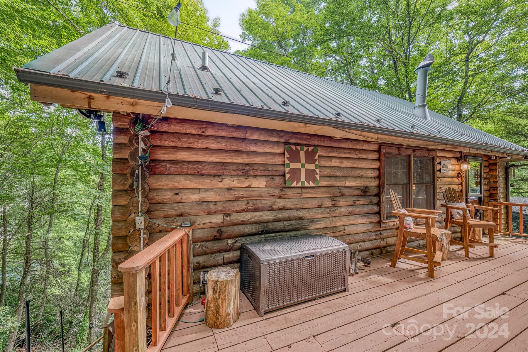 274 Hemlock Road Property Photo 4