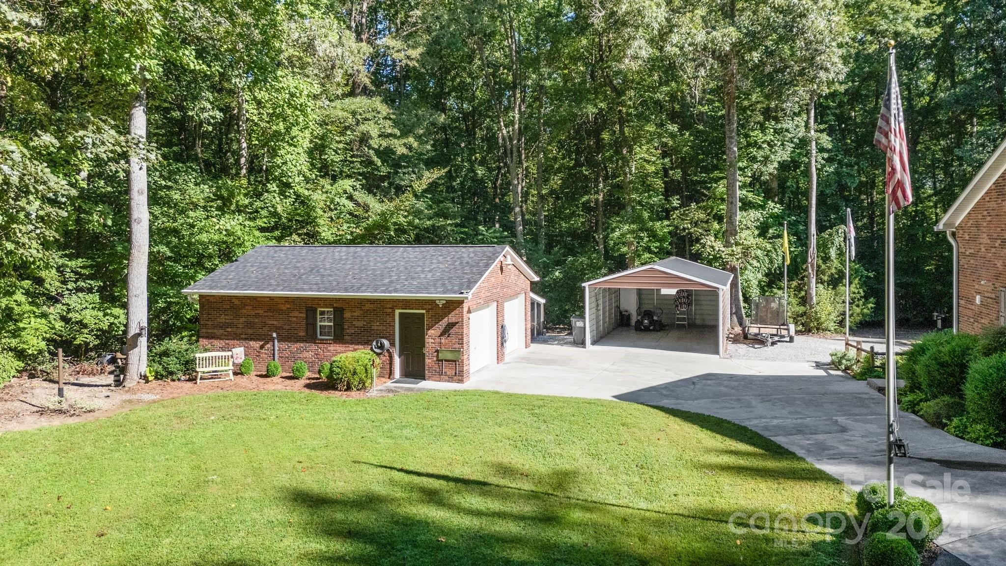 355 Davies Circle Property Photo 6