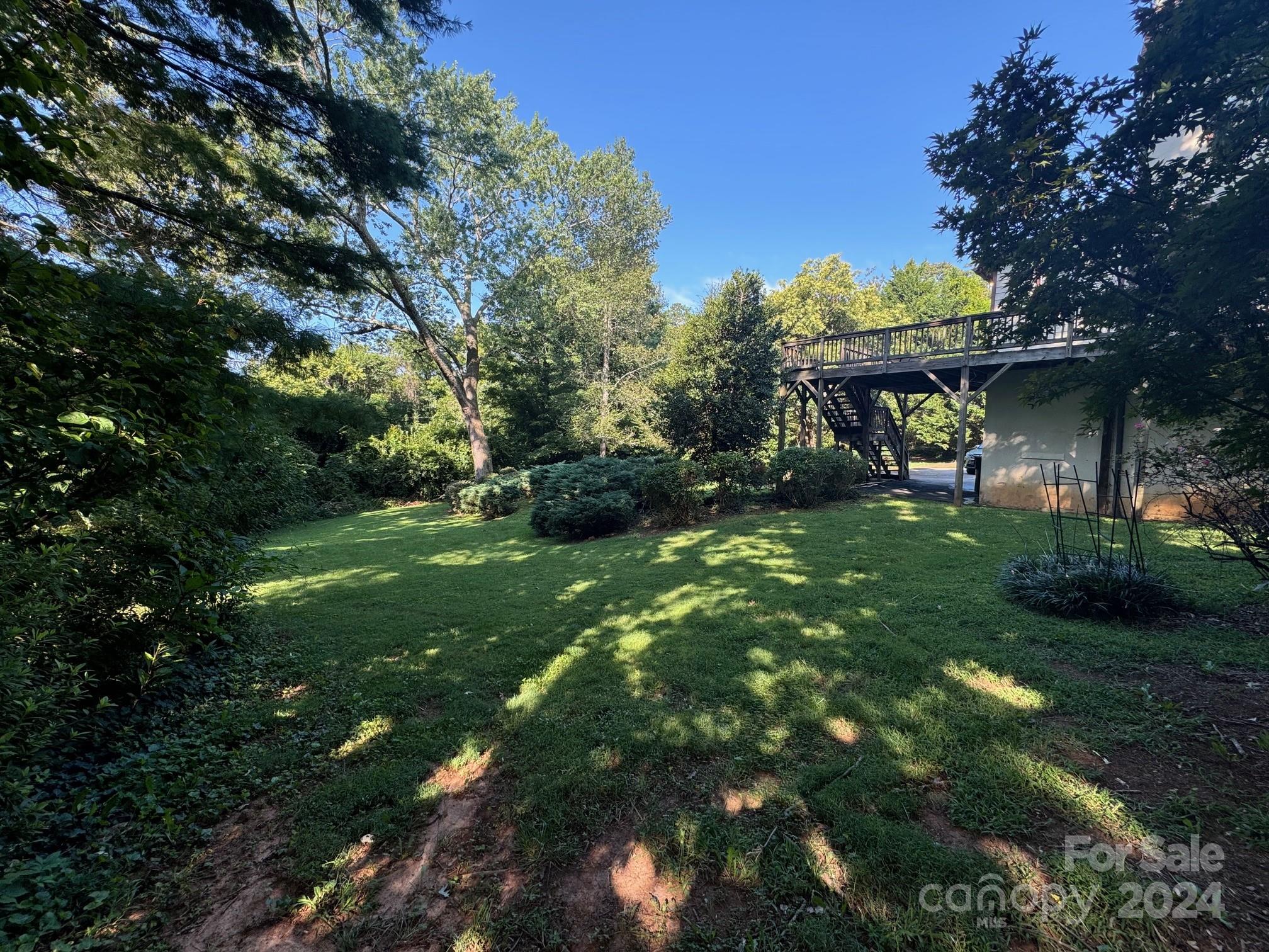 491 N Washington Street Property Photo 4