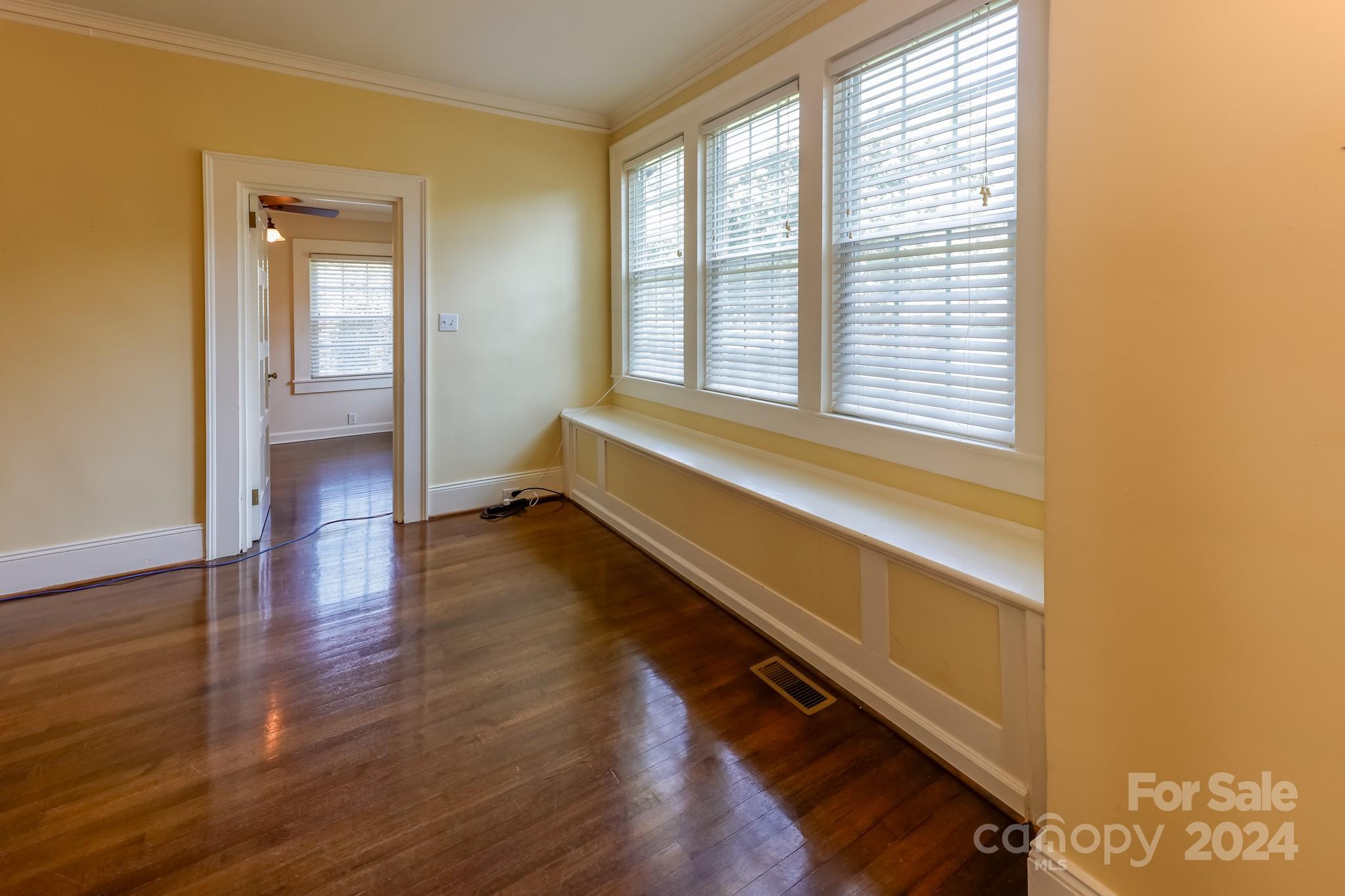 491 N Washington Street Property Photo 10