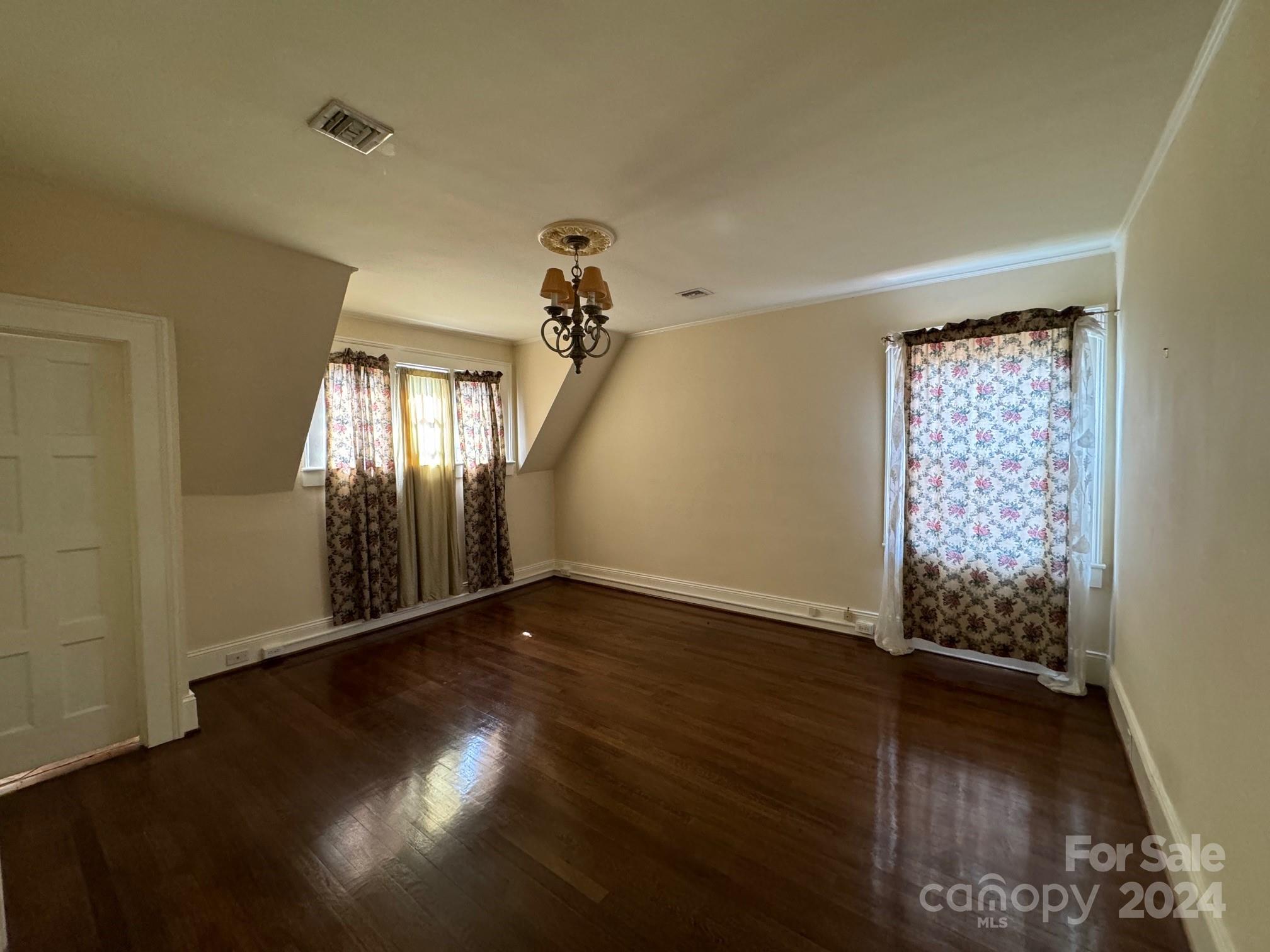 491 N Washington Street Property Photo 27