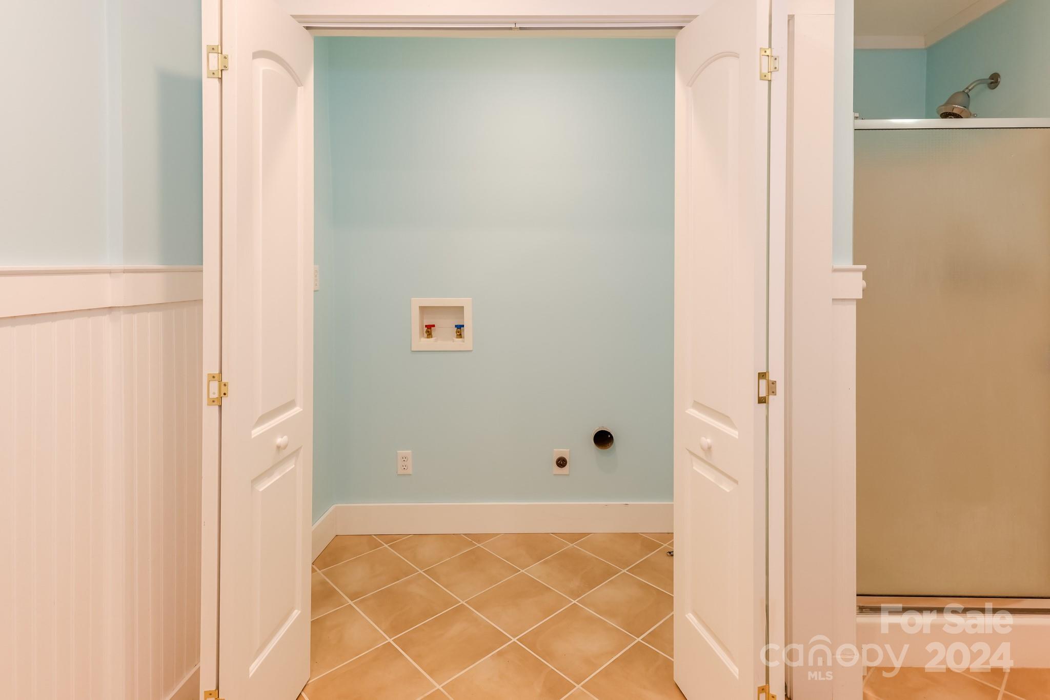 491 N Washington Street Property Photo 35