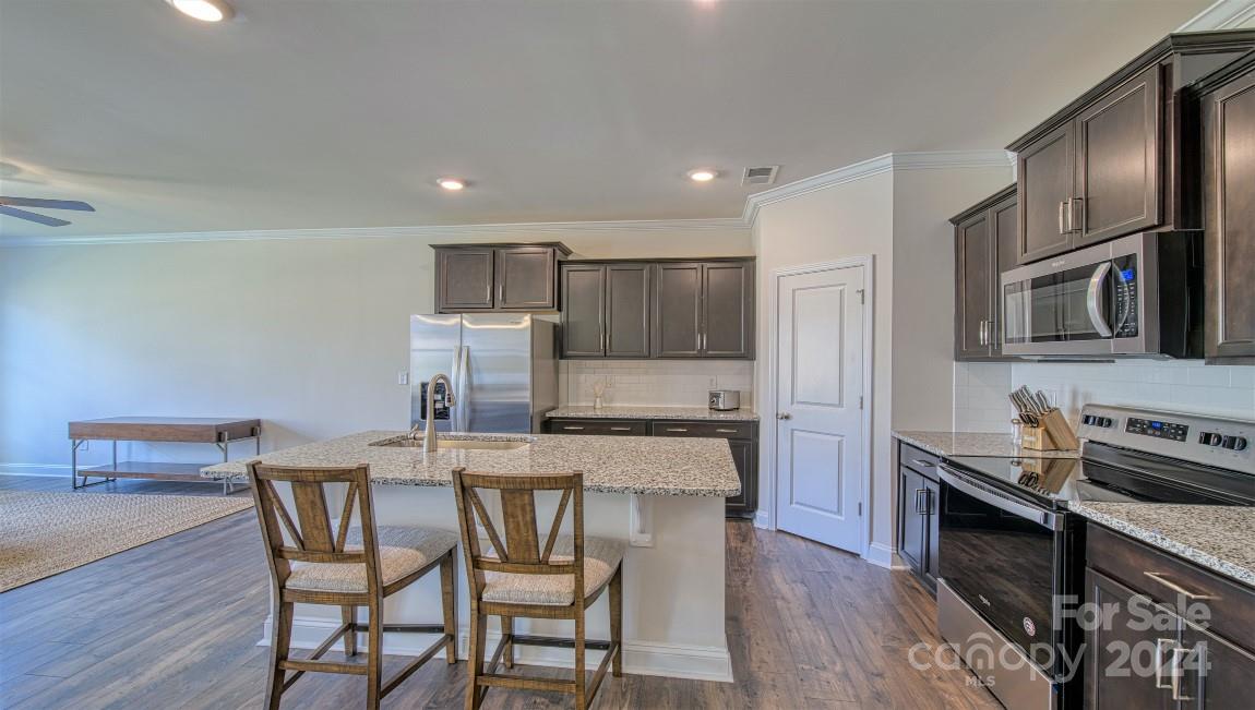 296 Creekview Road Property Photo 12