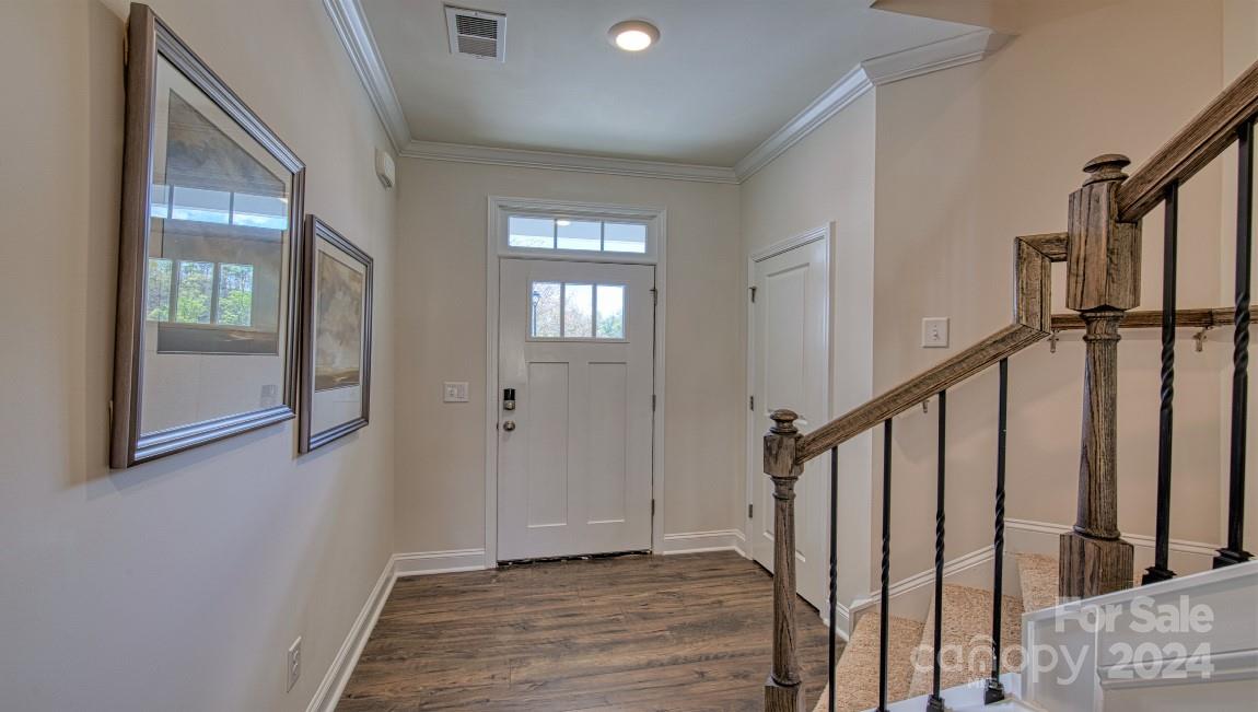 321 Creekview Road Property Photo 4