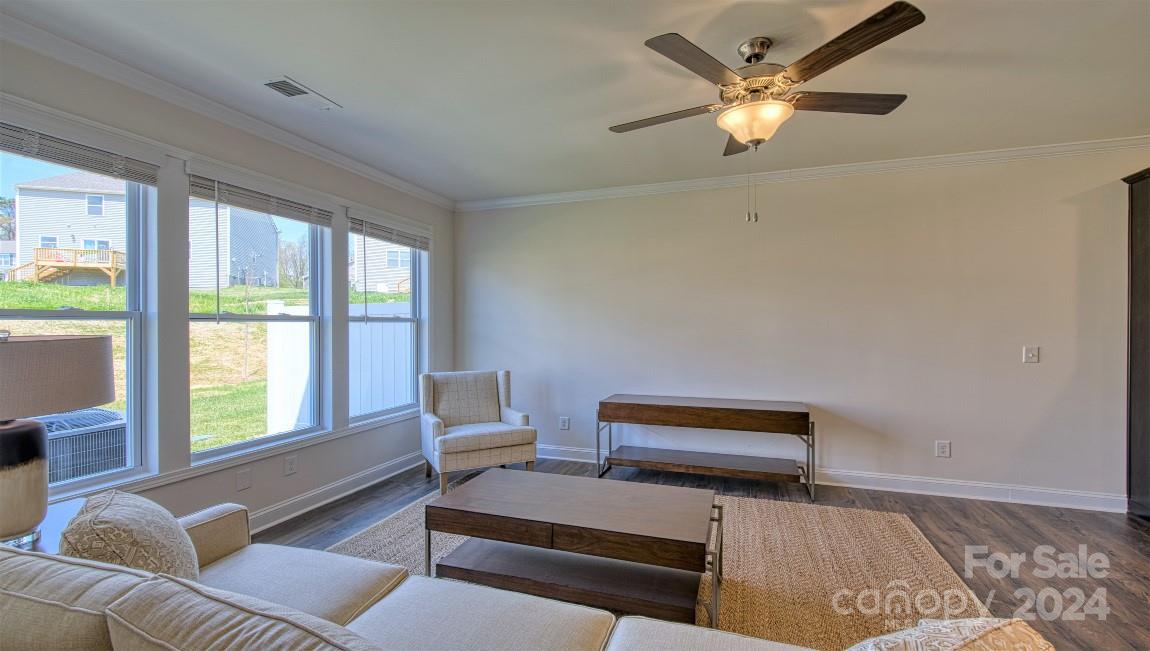 321 Creekview Road Property Photo 9
