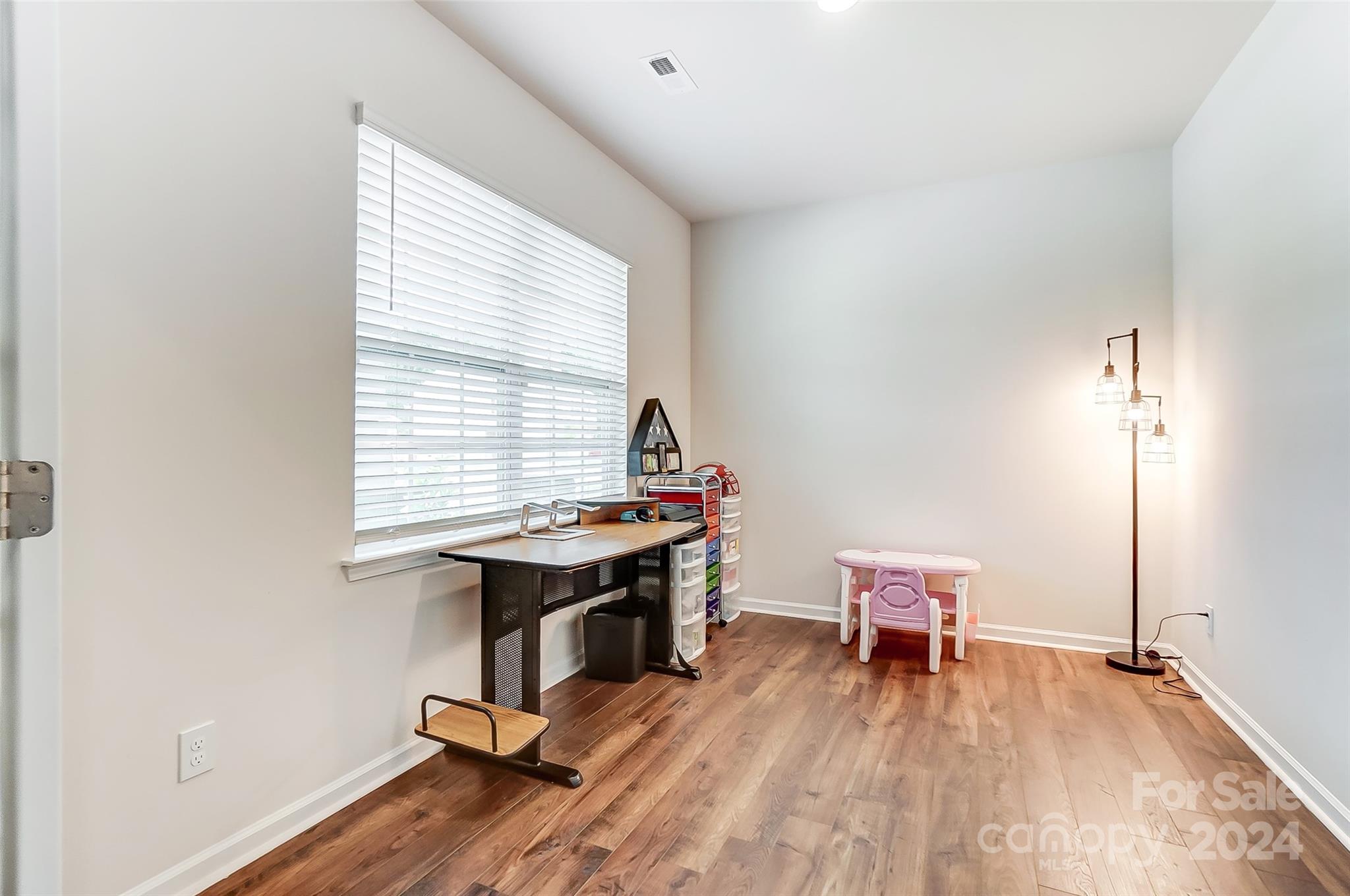 208 Wildflower Drive Property Photo 9