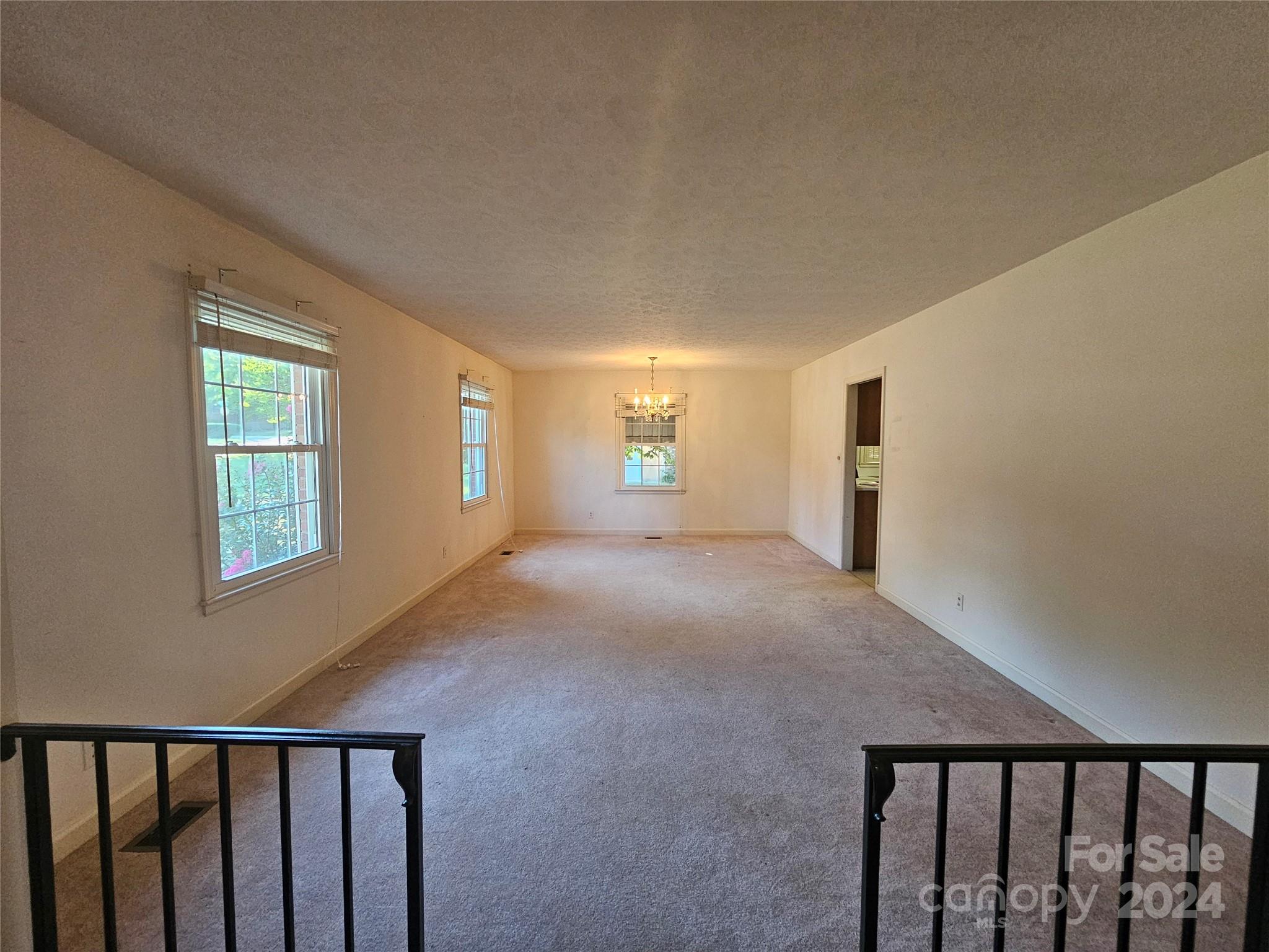 1016 Mark Drive Property Photo 3